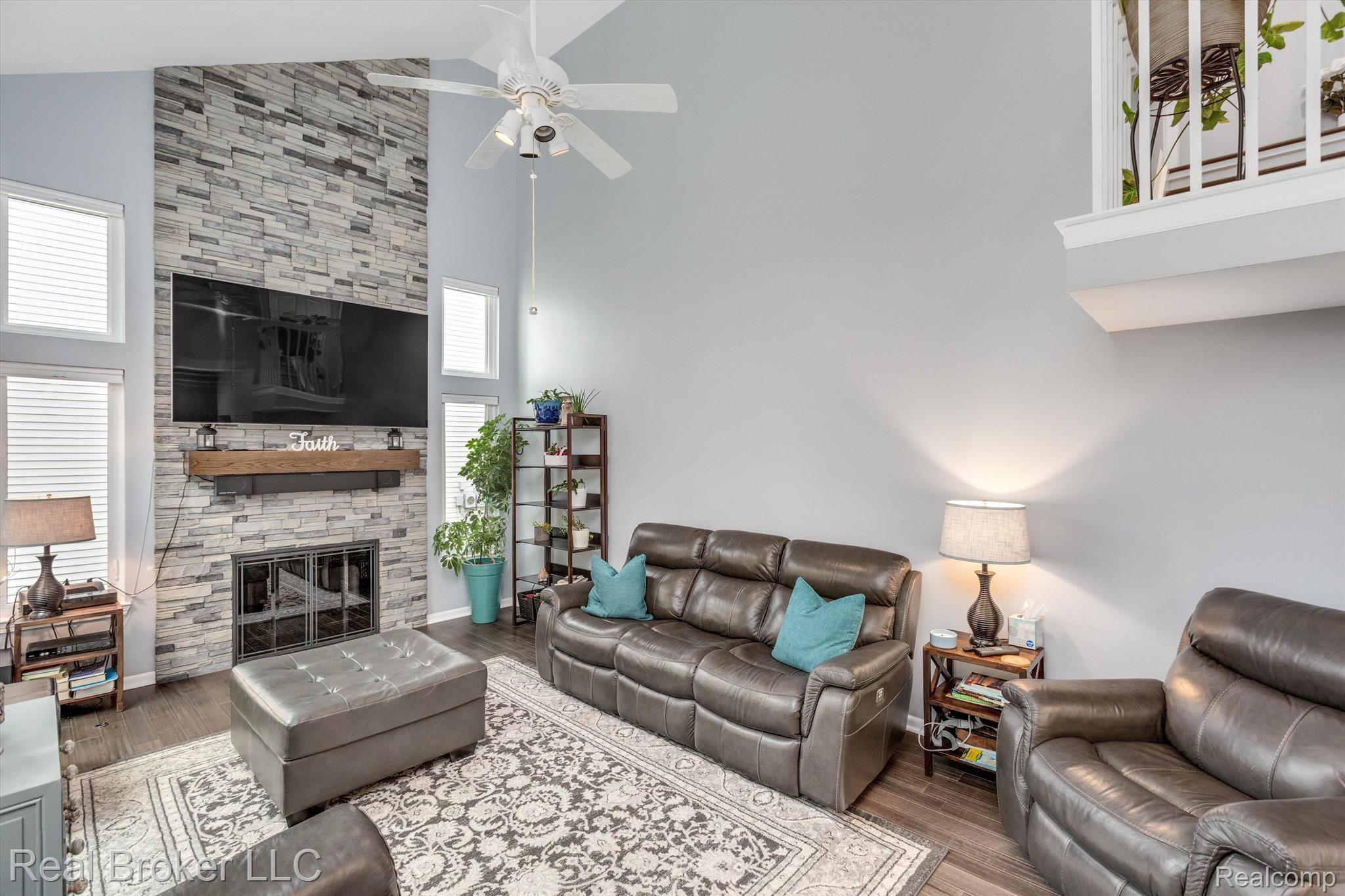 5637 LOCKWOOD Drive