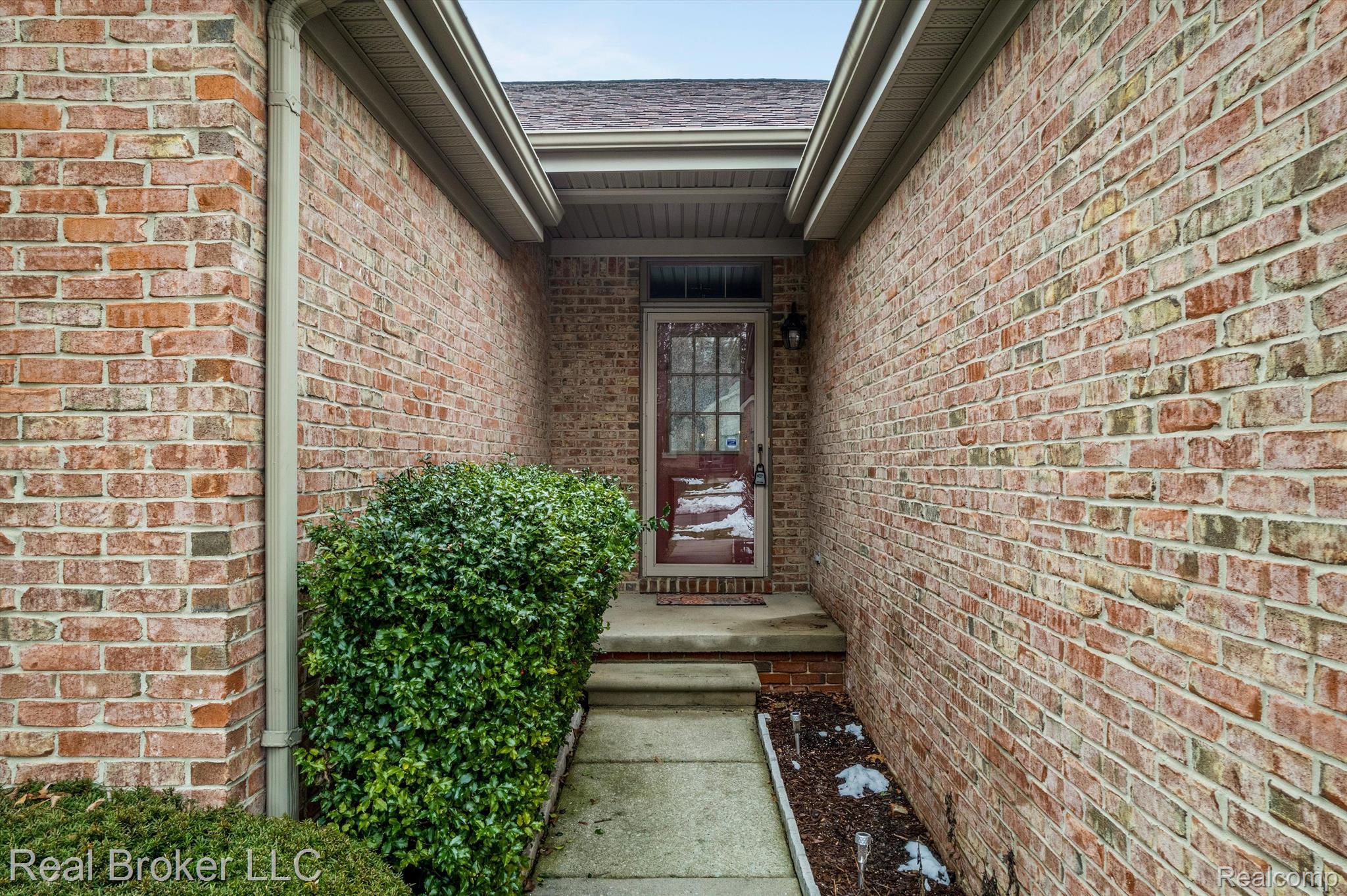 303 TEXKNOLL Drive