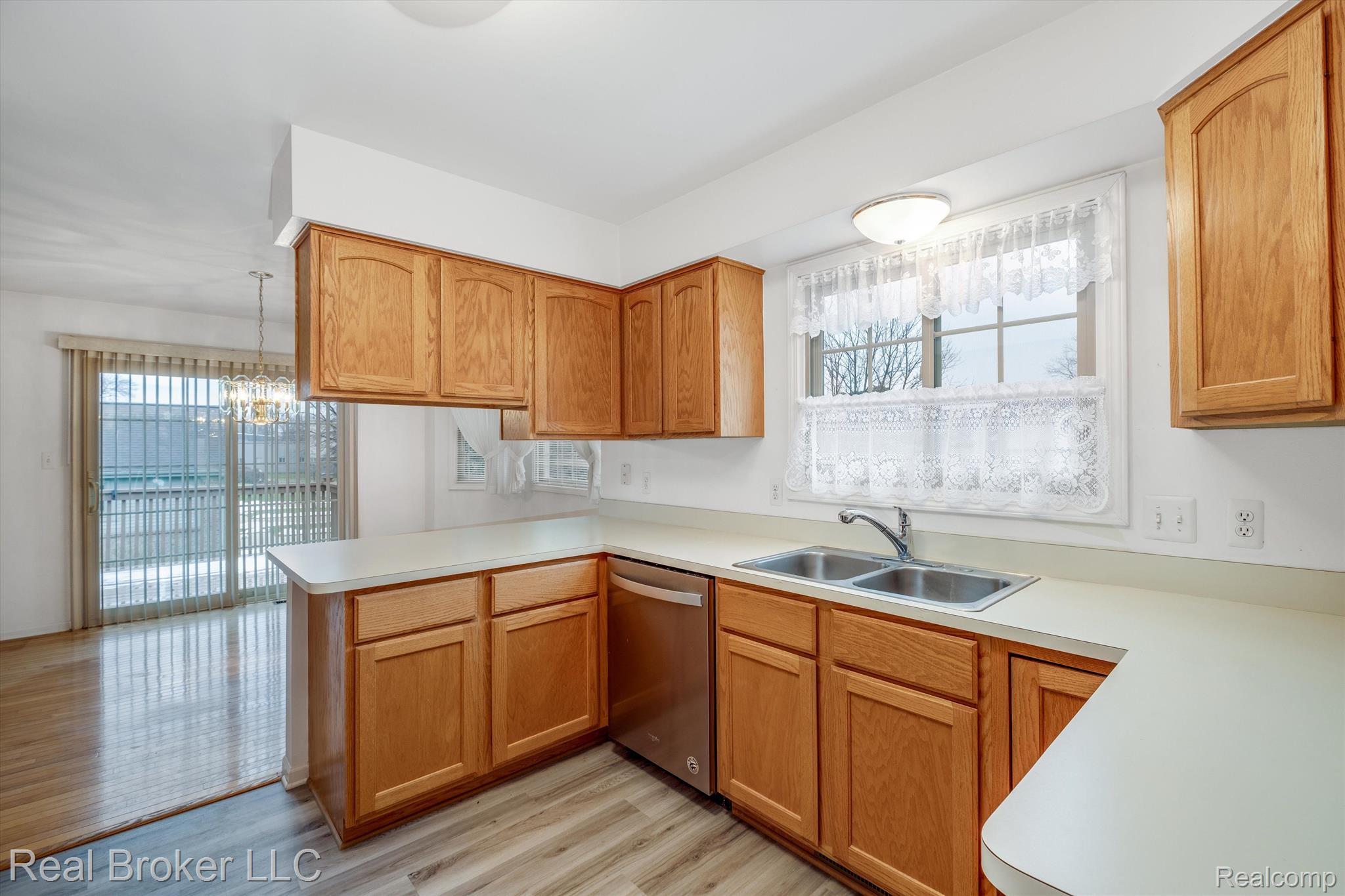 303 TEXKNOLL Drive