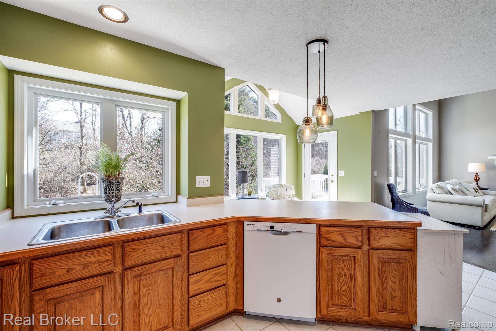 3122 Pinto Circle
