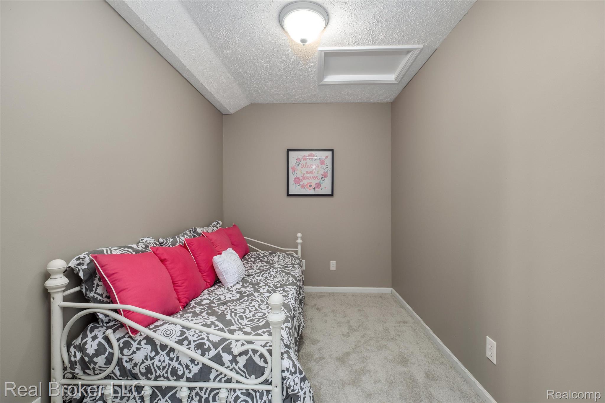 3122 Pinto Circle
