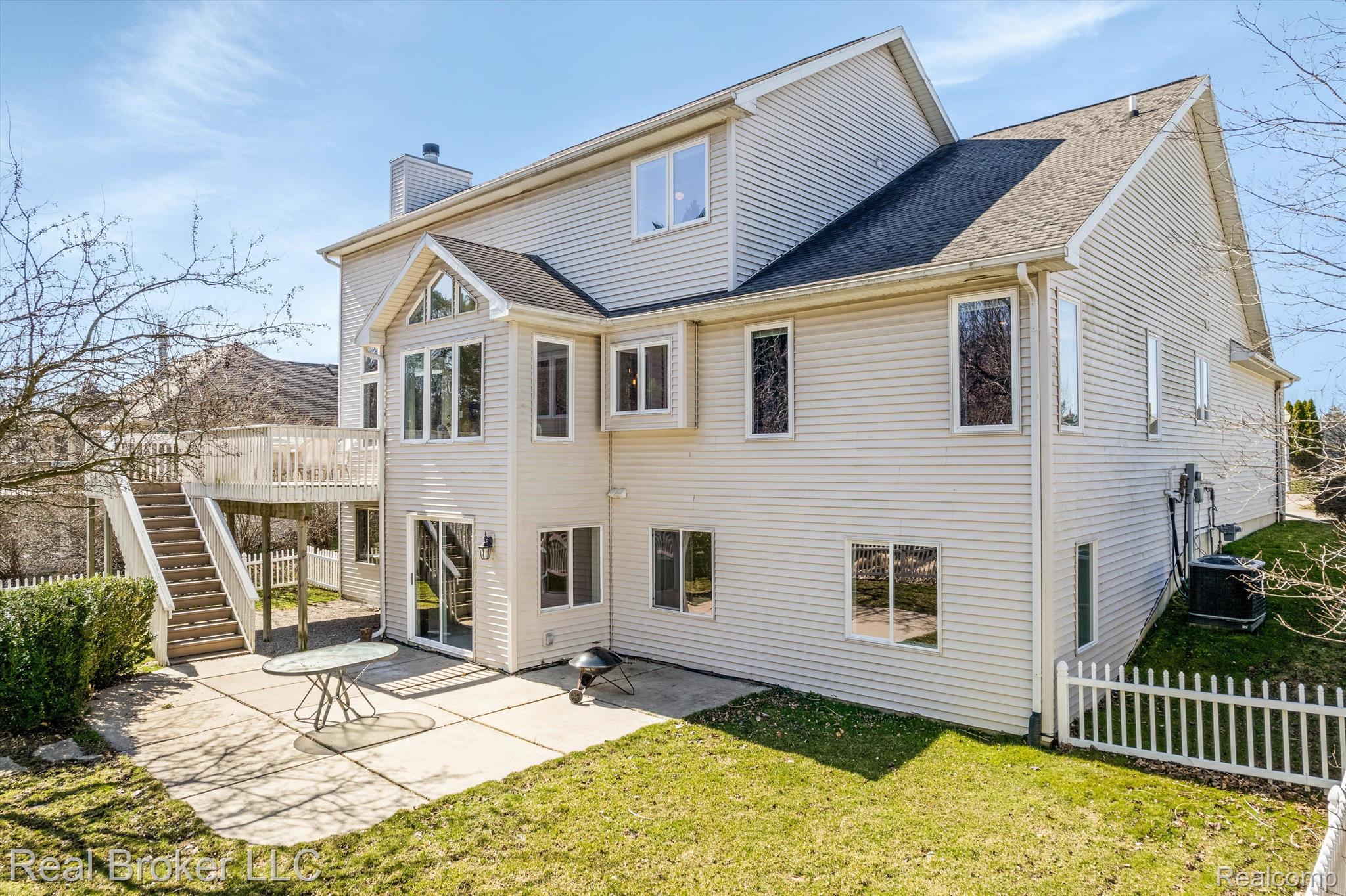 3122 Pinto Circle