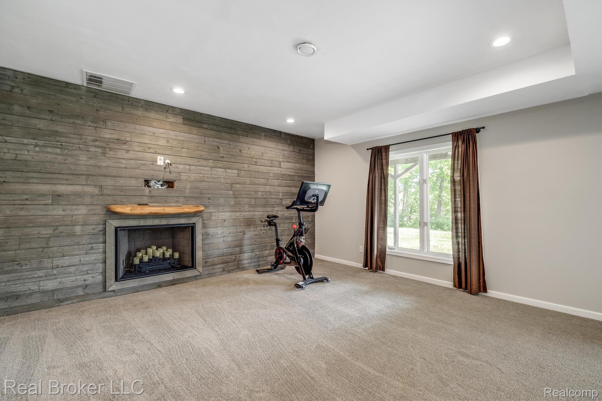 1220 LAKE LANE Drive