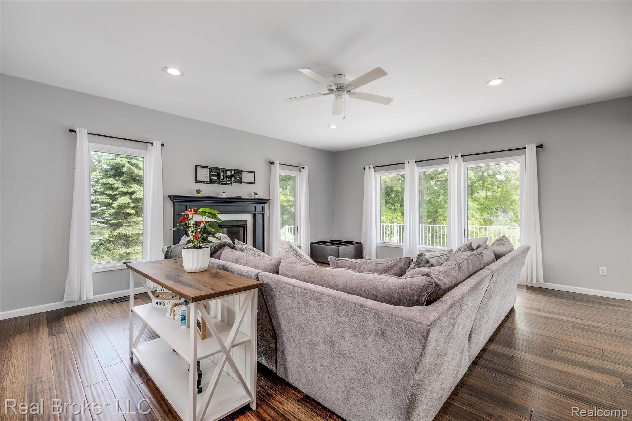 1220 LAKE LANE Drive