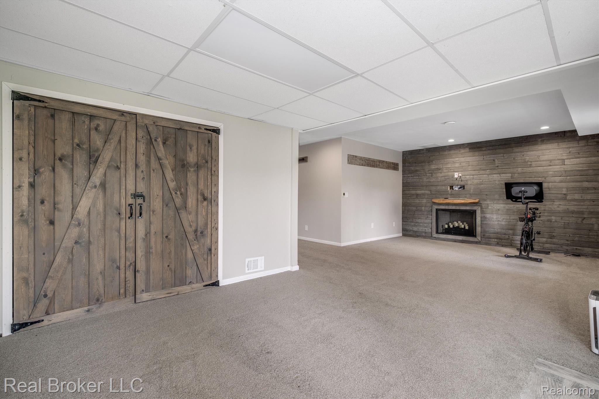 1220 LAKE LANE Drive