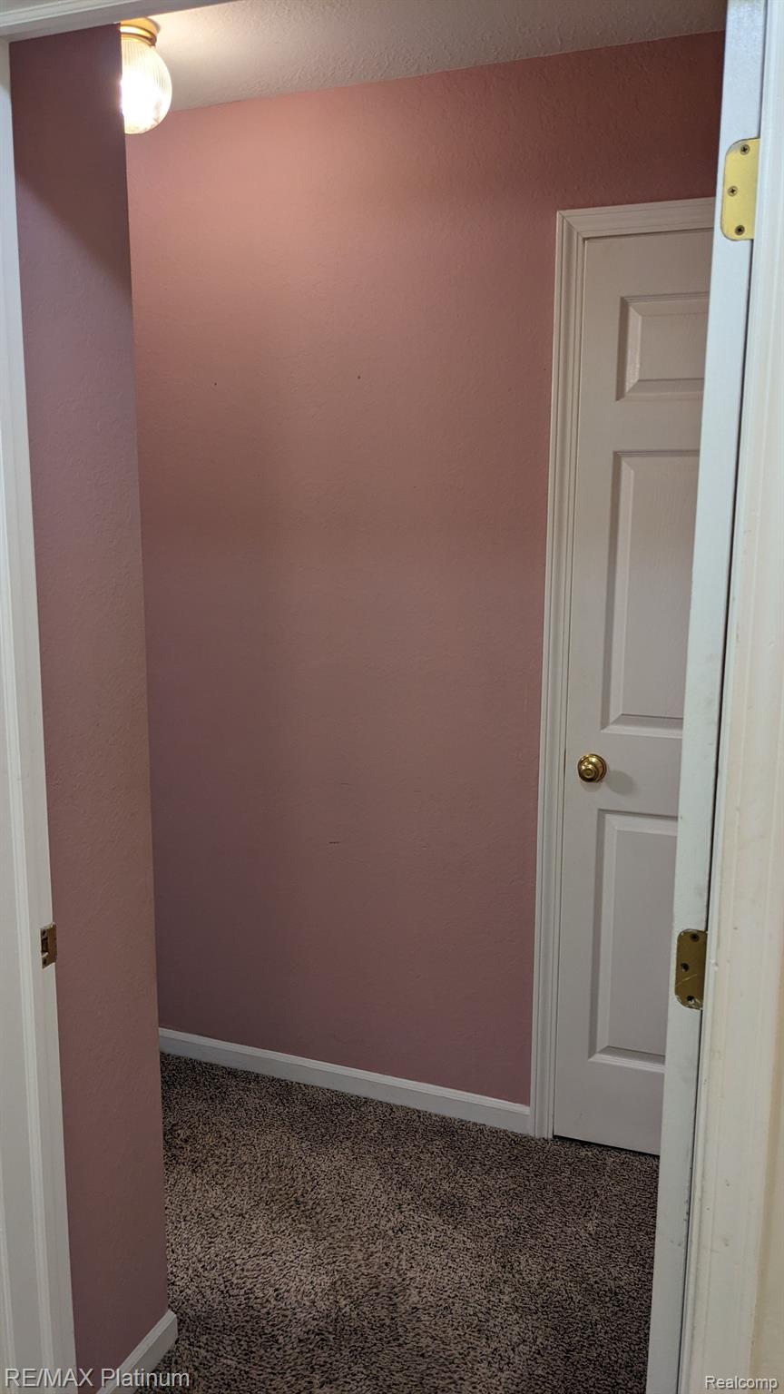 613 Curzon Court 102