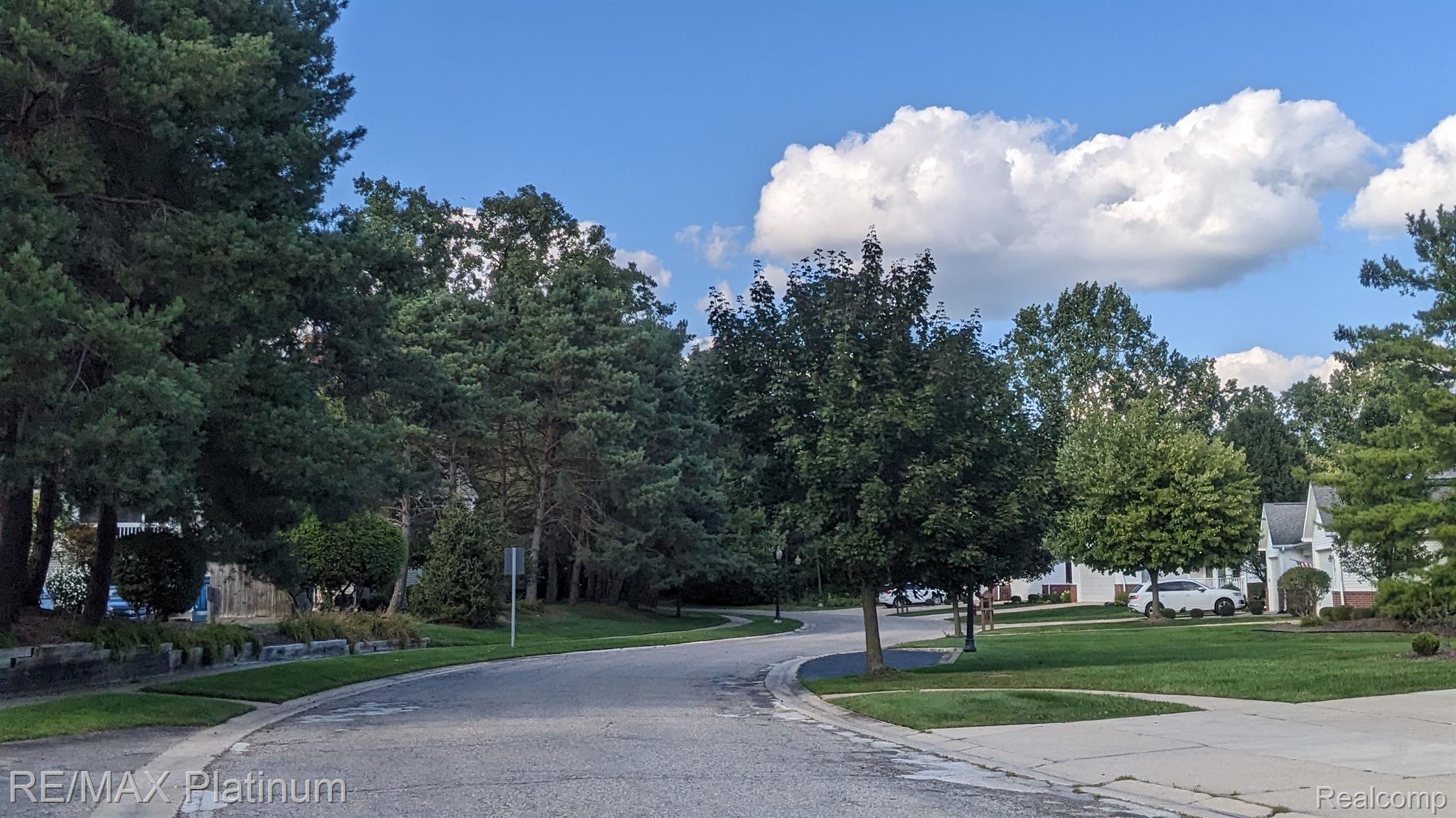 613 Curzon Court 102