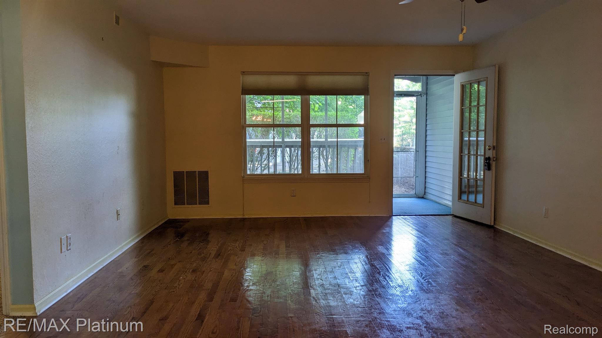 613 Curzon Court 102