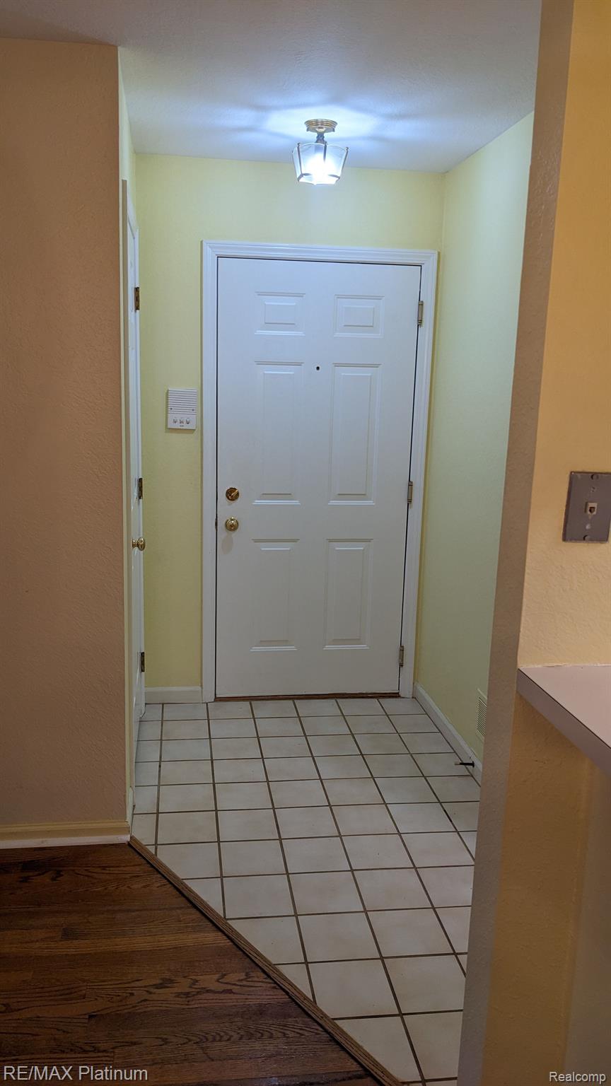 613 Curzon Court 102