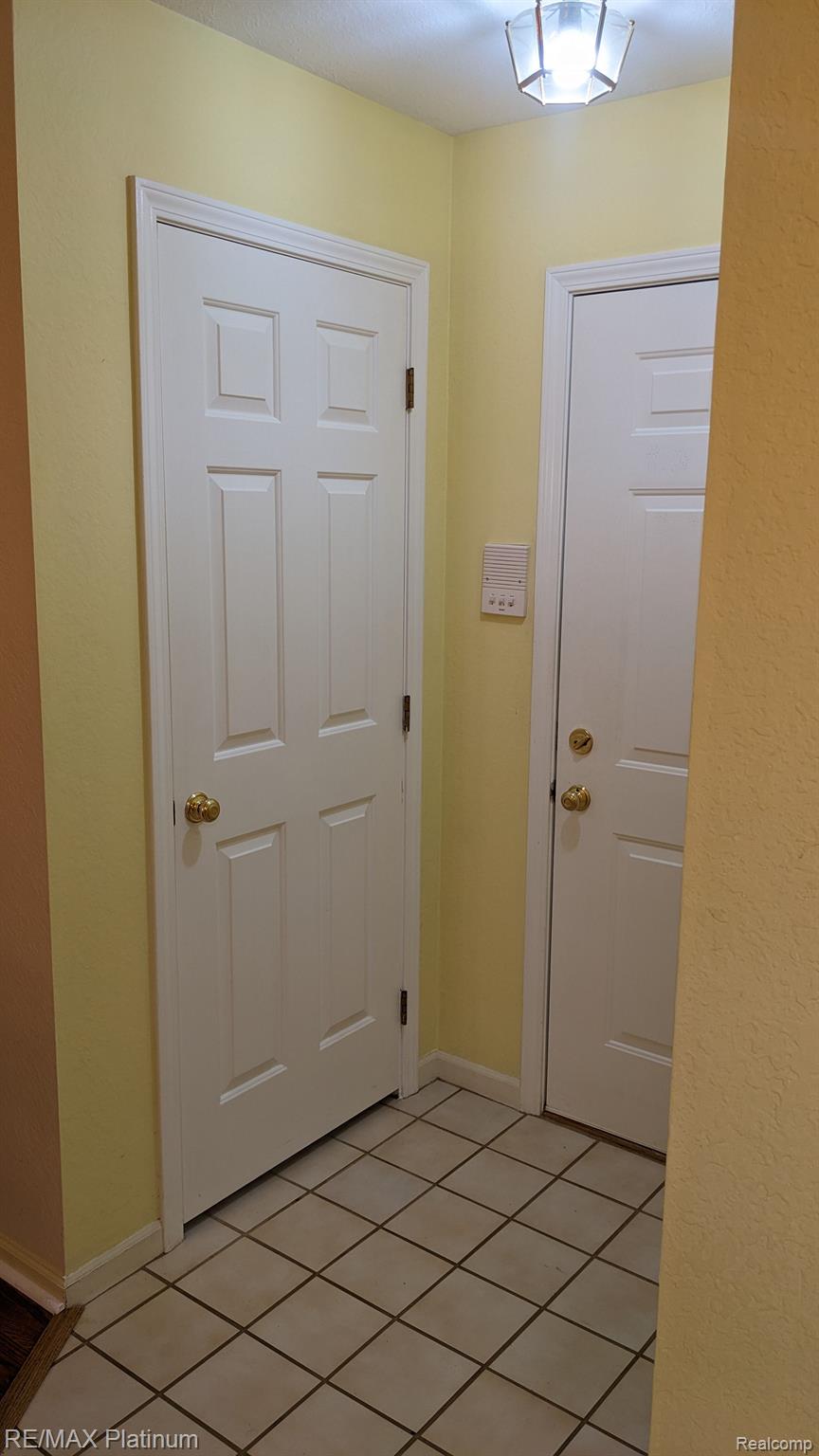 613 Curzon Court 102