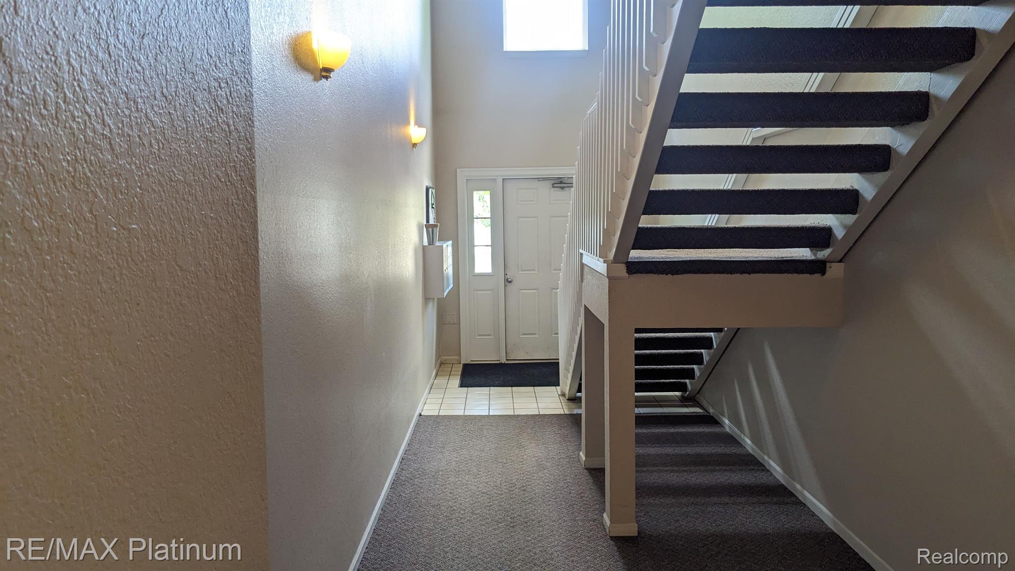 613 Curzon Court 102