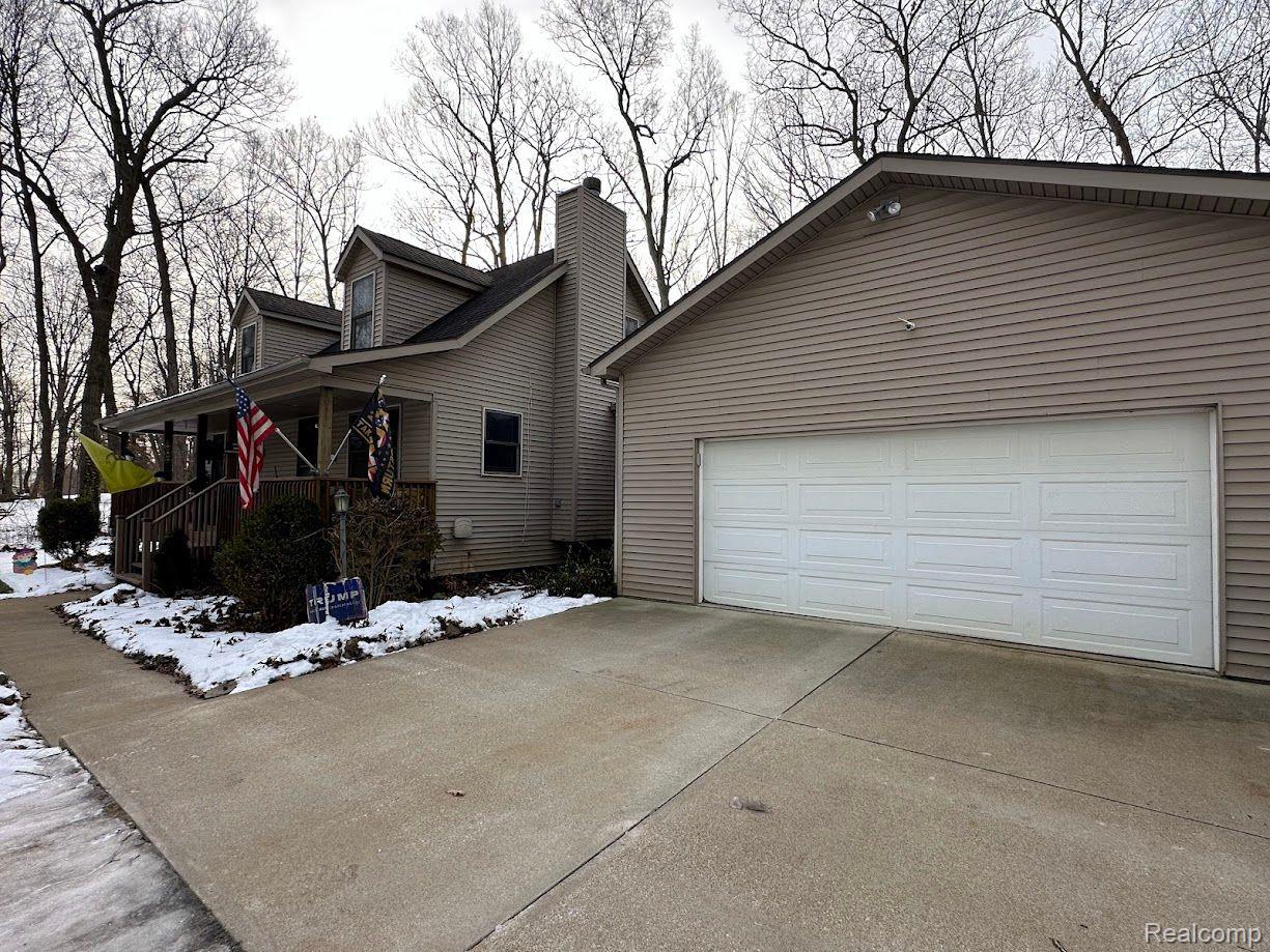 6090 HARDY Lane