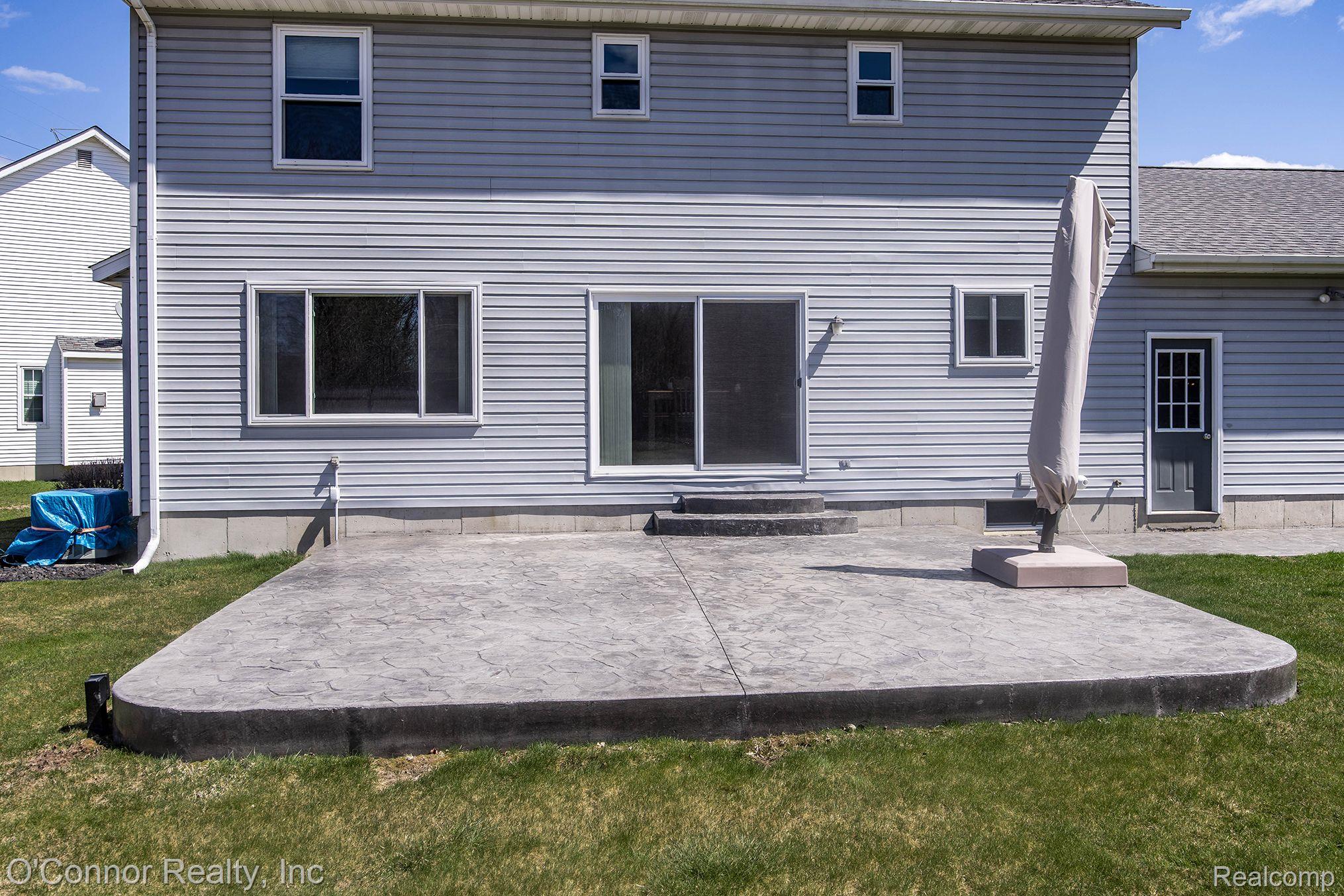 748 ALEXANDRIA Street
