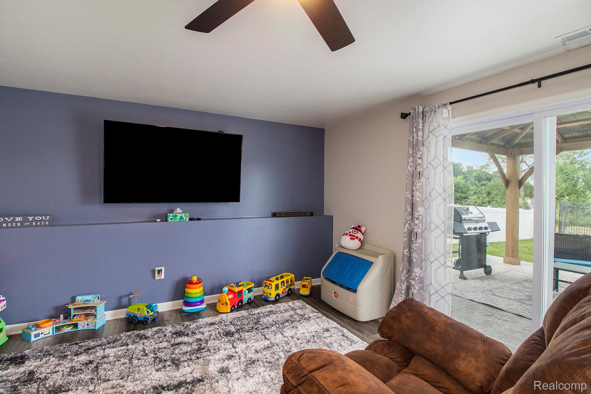 3209 Hill Hollow Lane