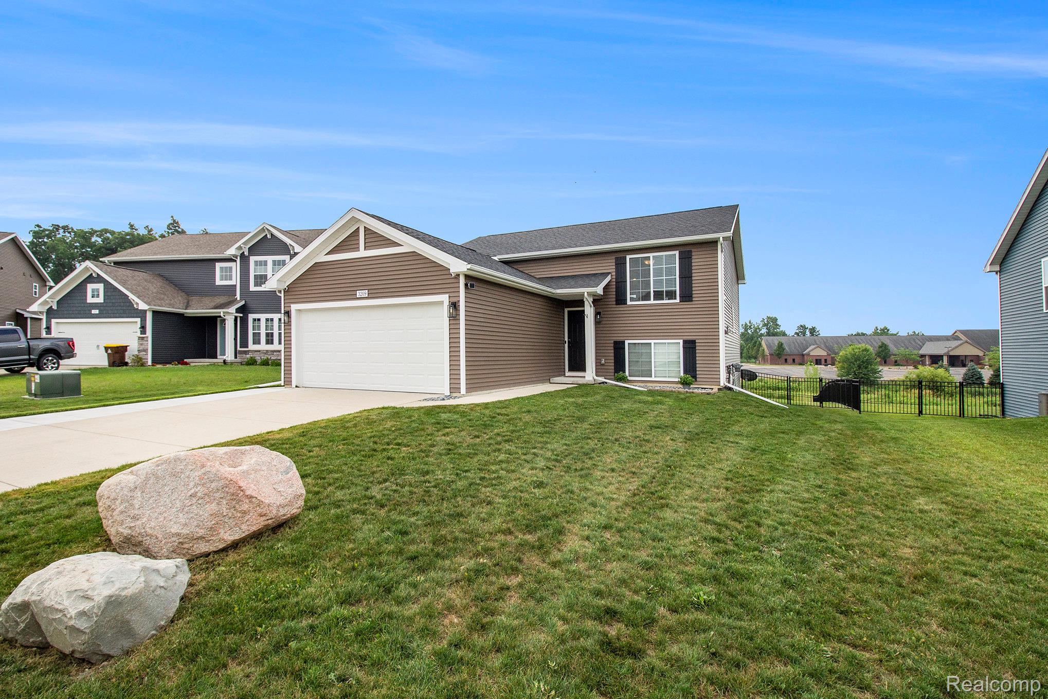 3209 Hill Hollow Lane