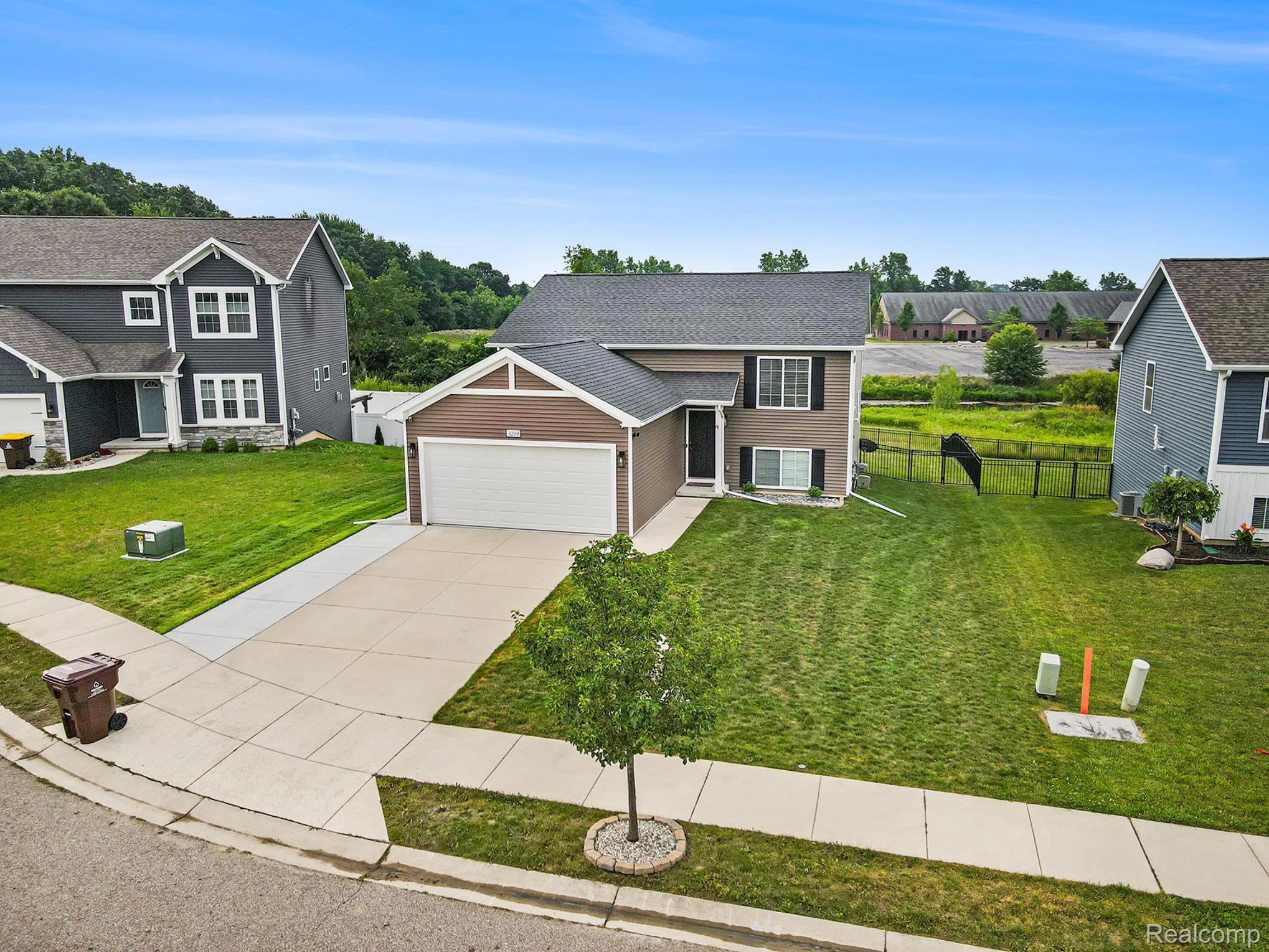 3209 Hill Hollow Lane