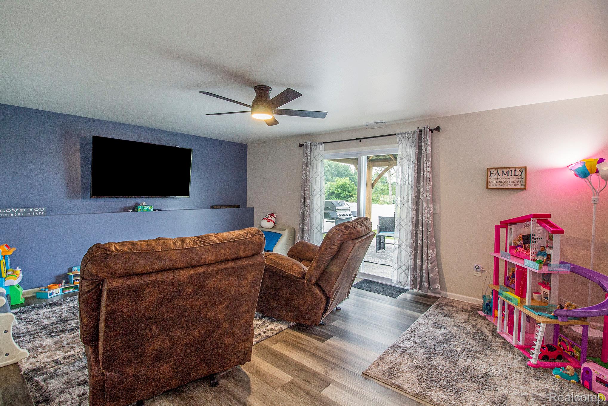 3209 Hill Hollow Lane