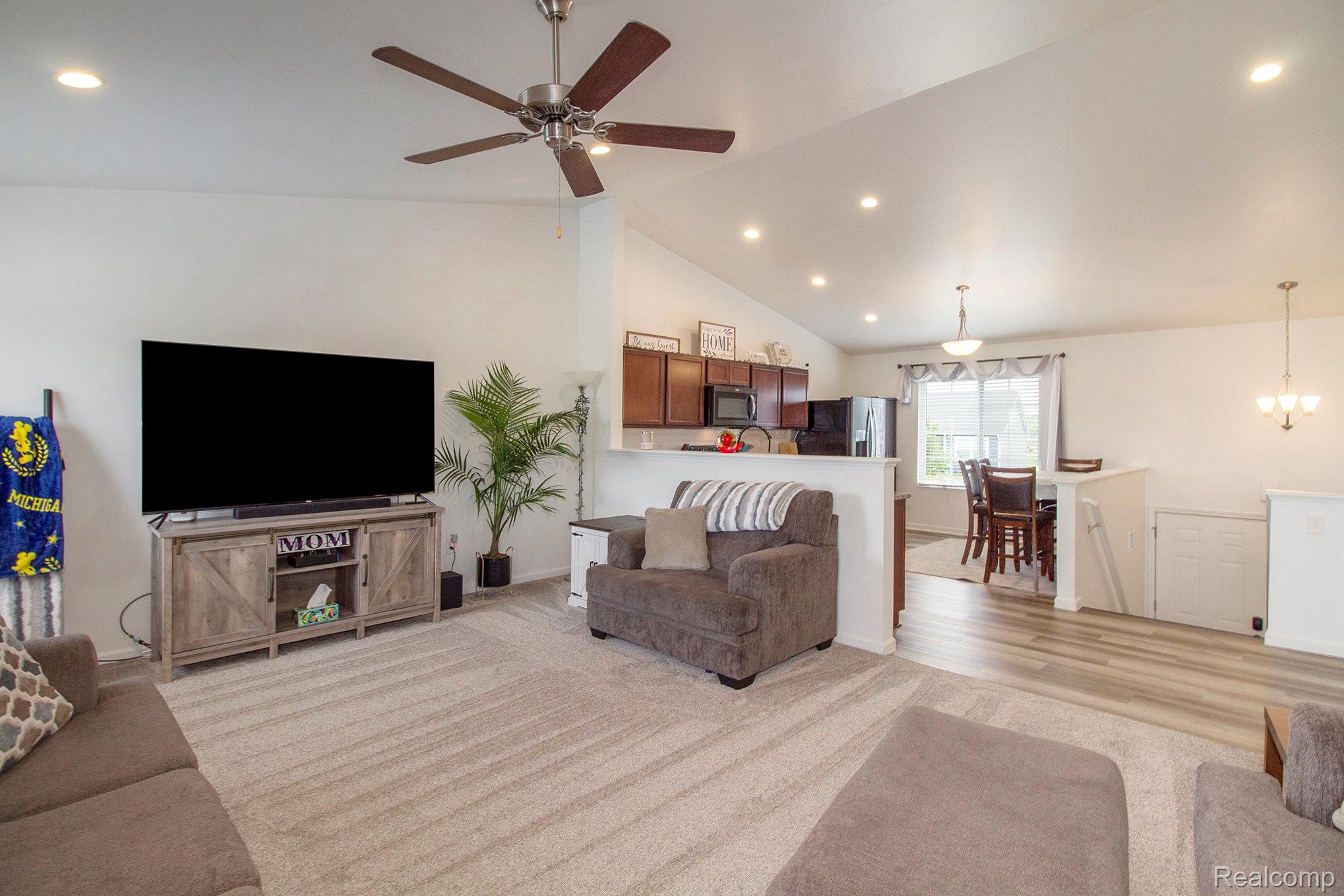 3209 Hill Hollow Lane