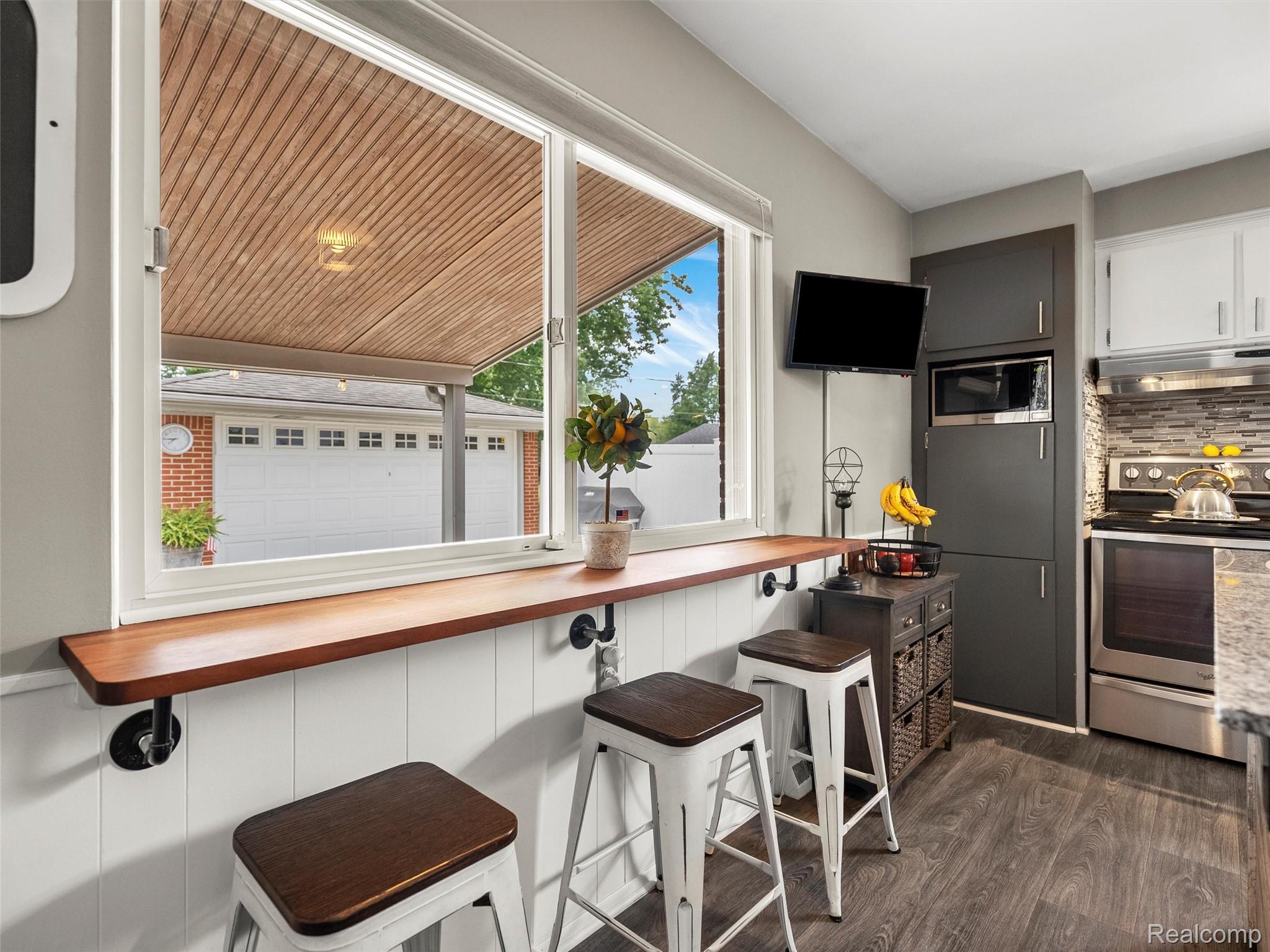 7721 Carrousel Boulevard