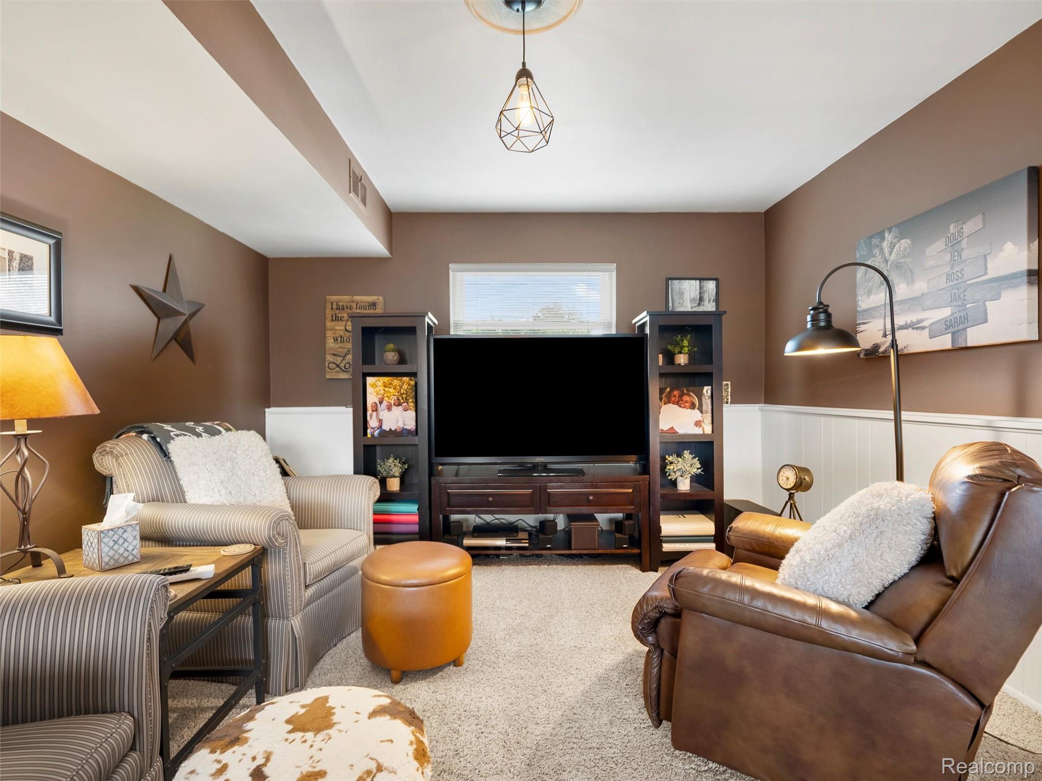 7721 Carrousel Boulevard