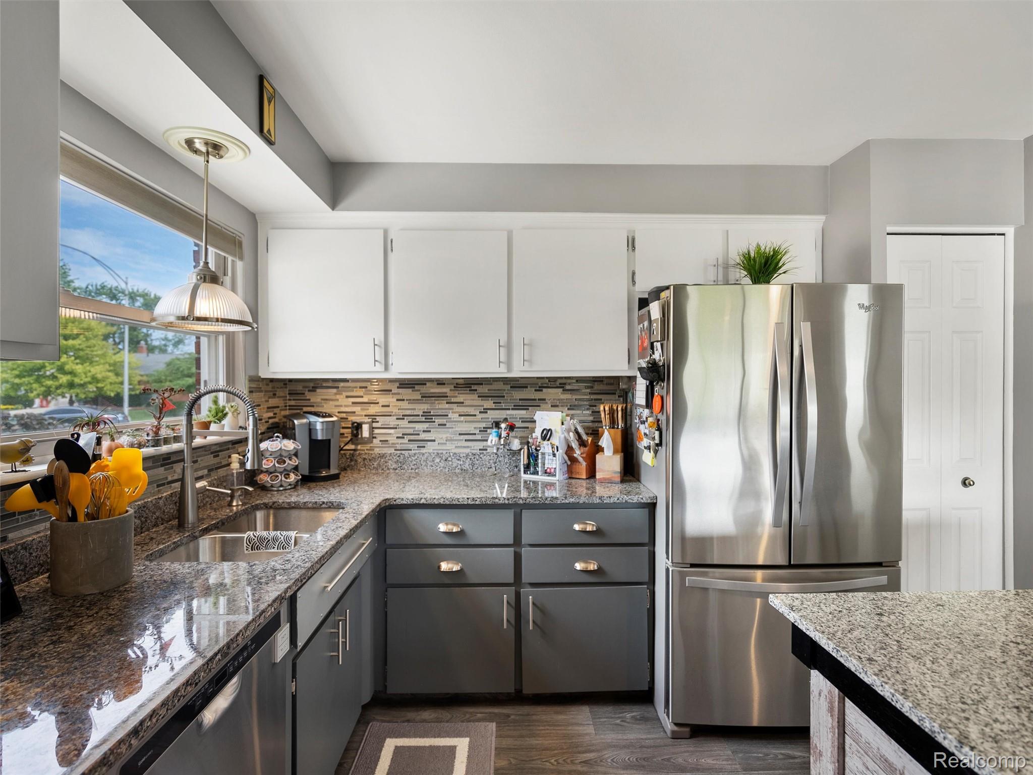 7721 Carrousel Boulevard