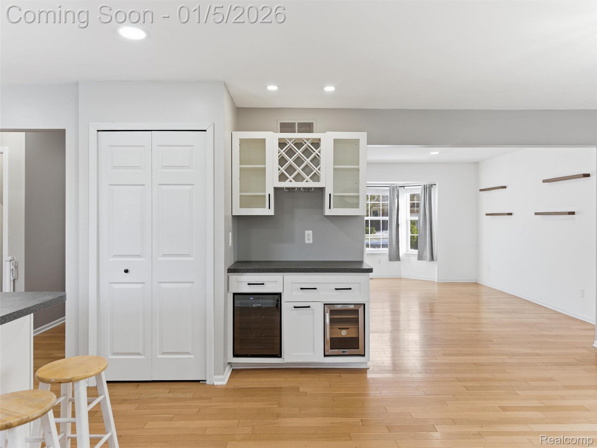 2746 Riverside Drive