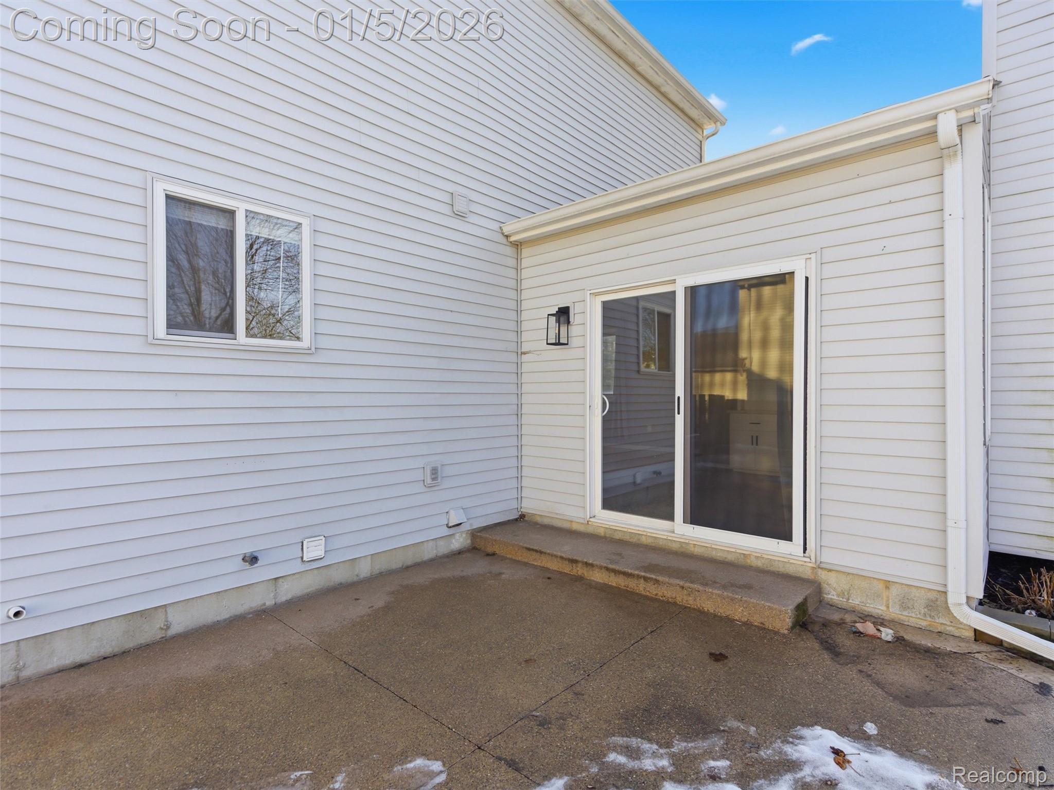 2746 Riverside Drive