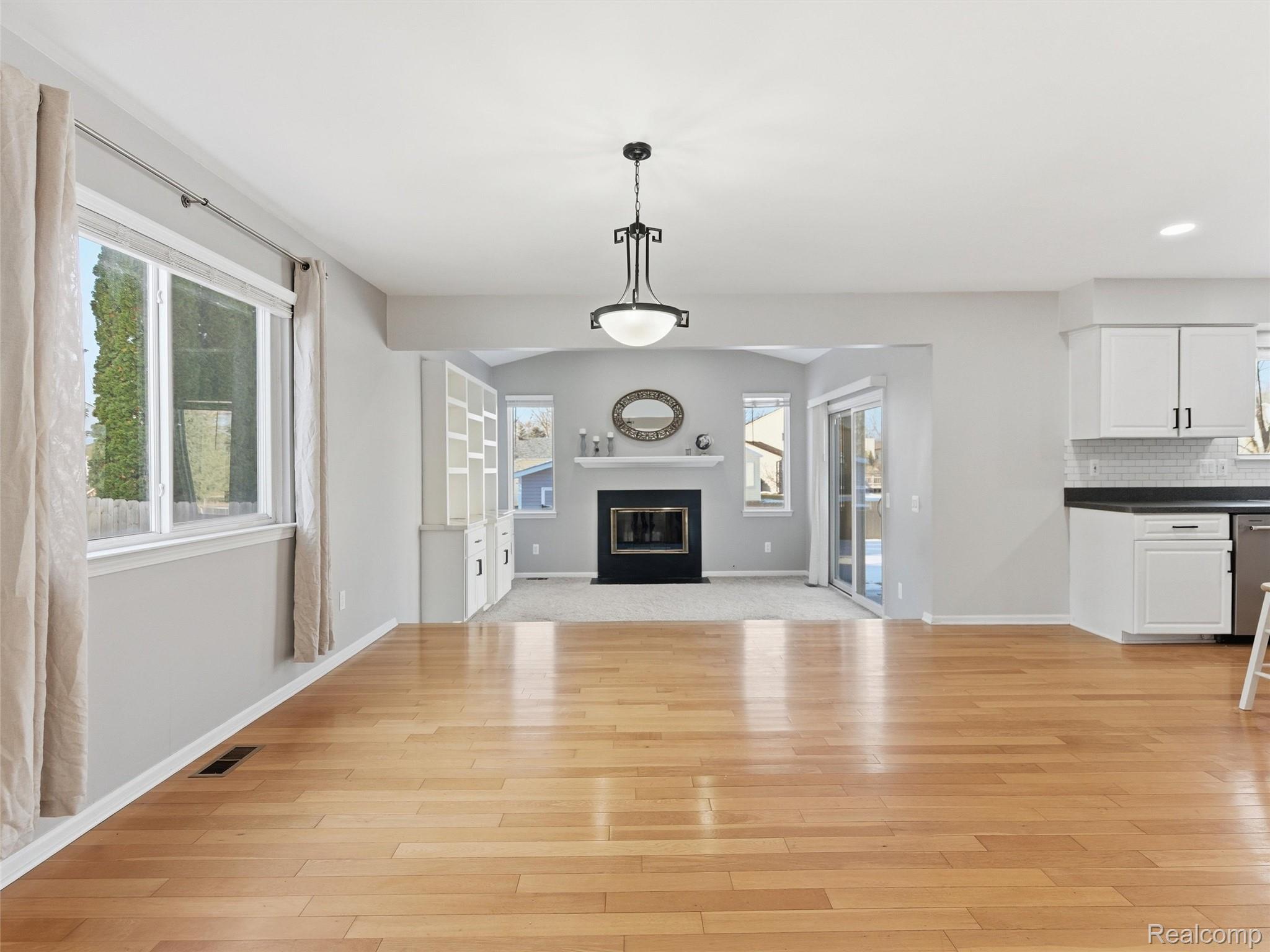 2746 Riverside Drive