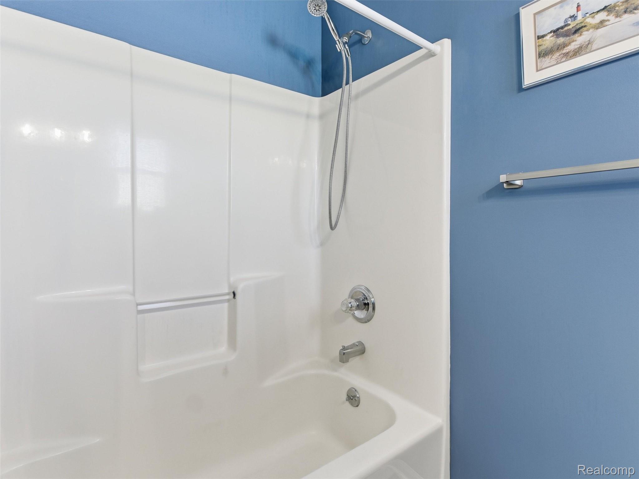 2746 Riverside Drive