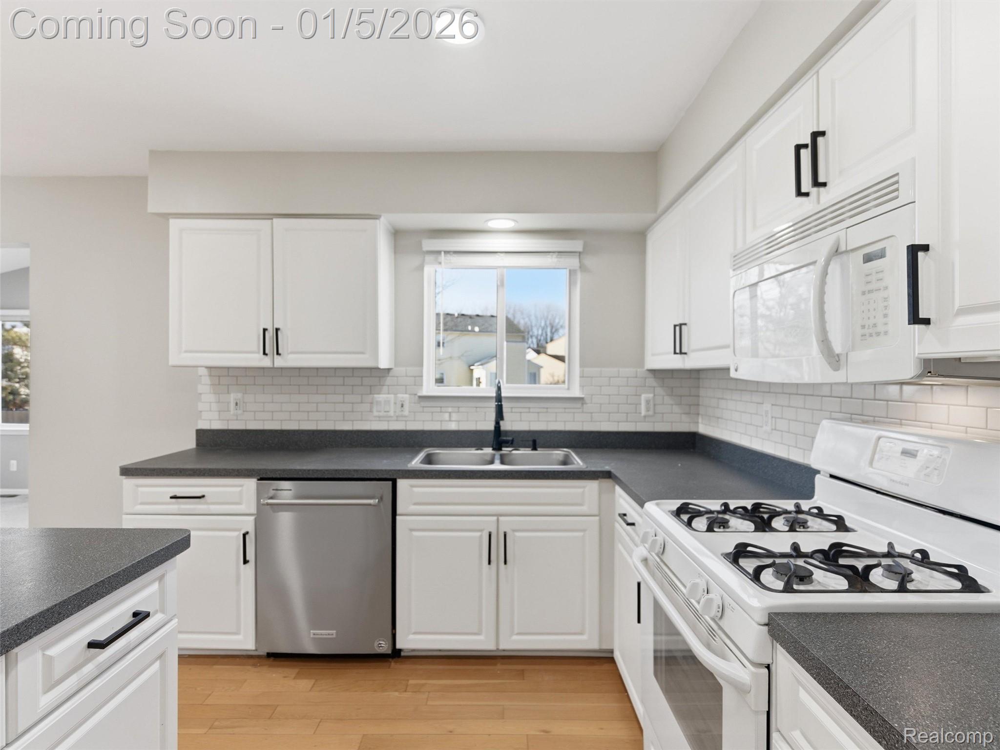 2746 Riverside Drive