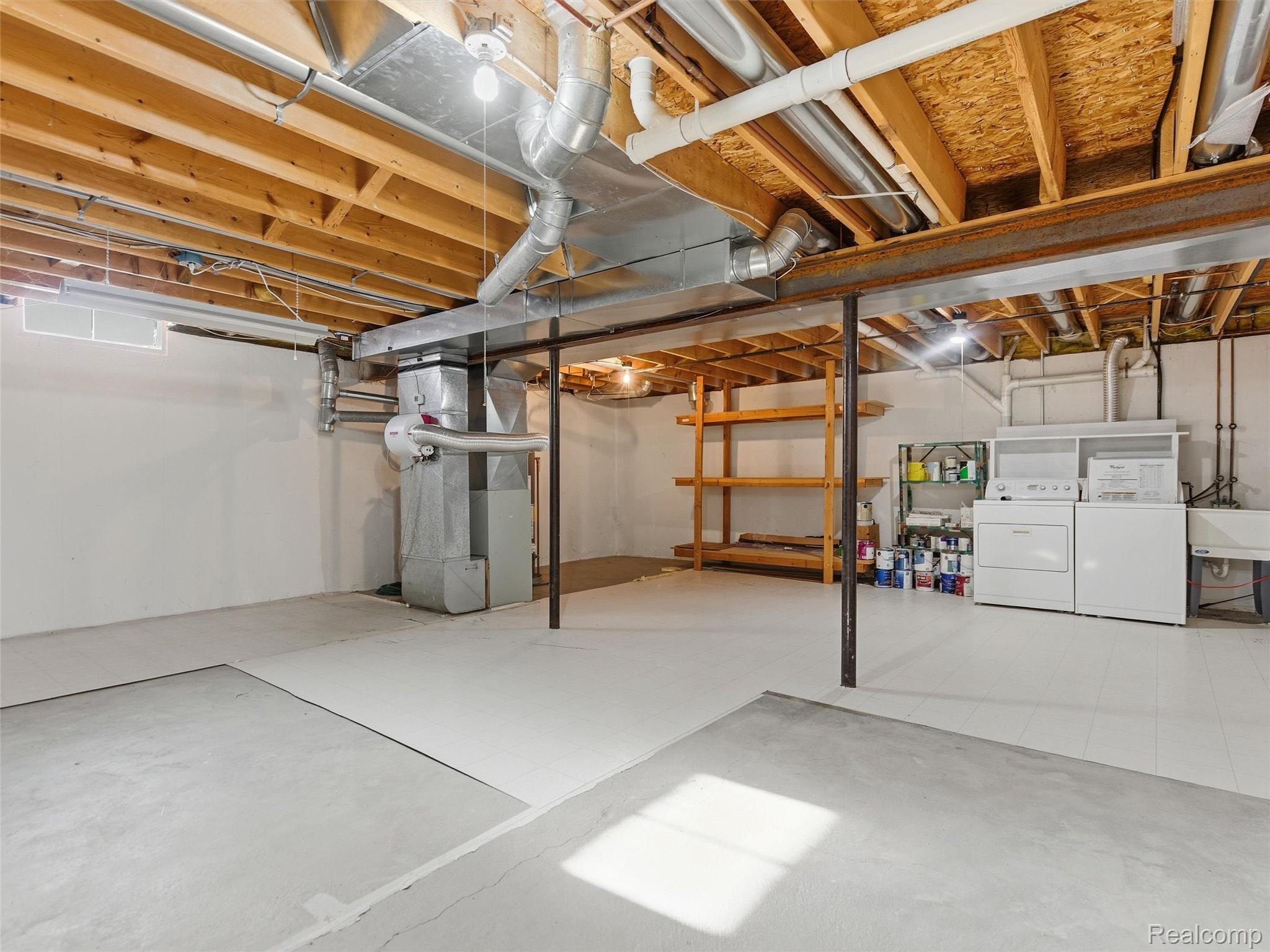 2746 Riverside Drive