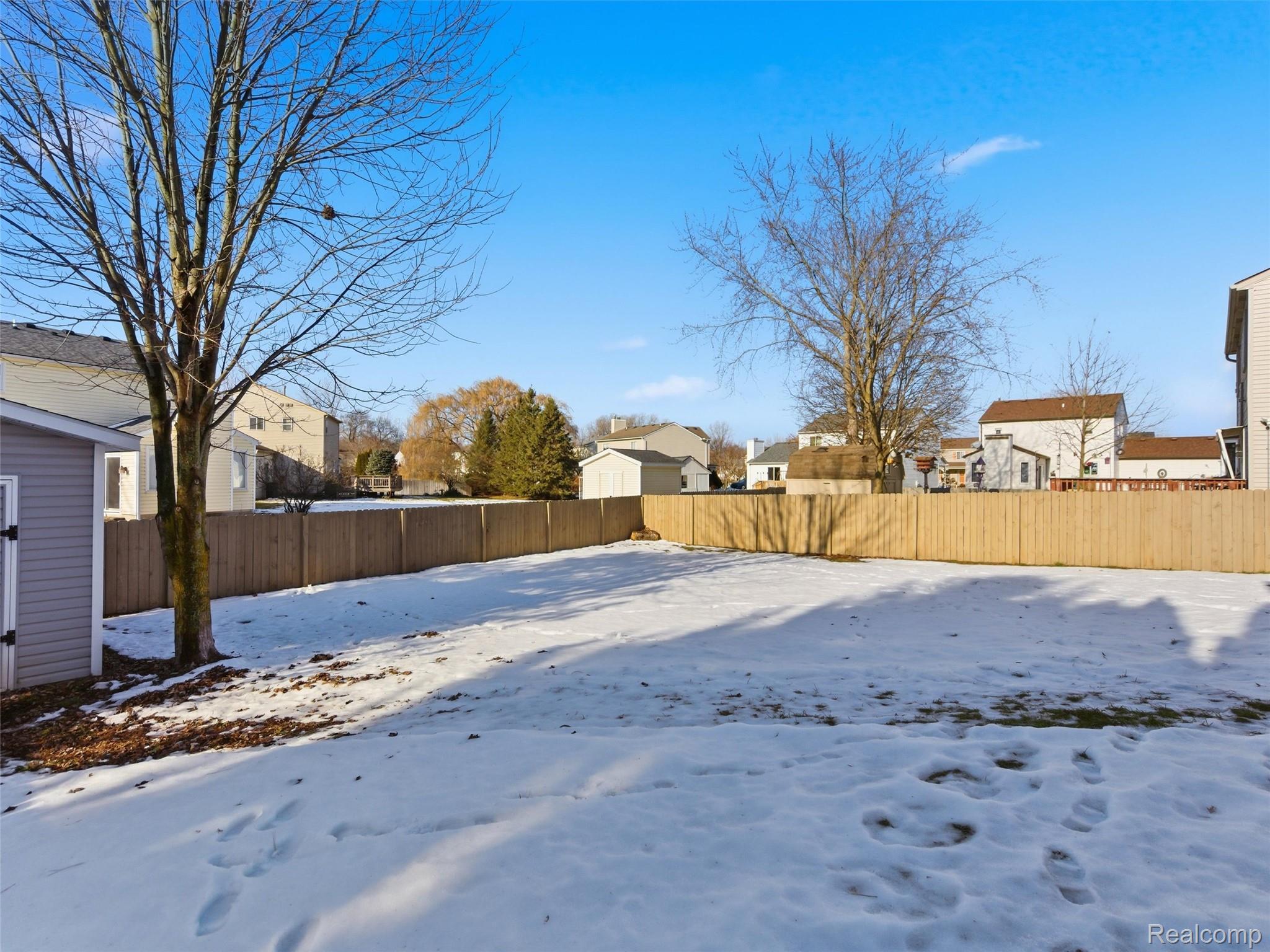 2746 Riverside Drive