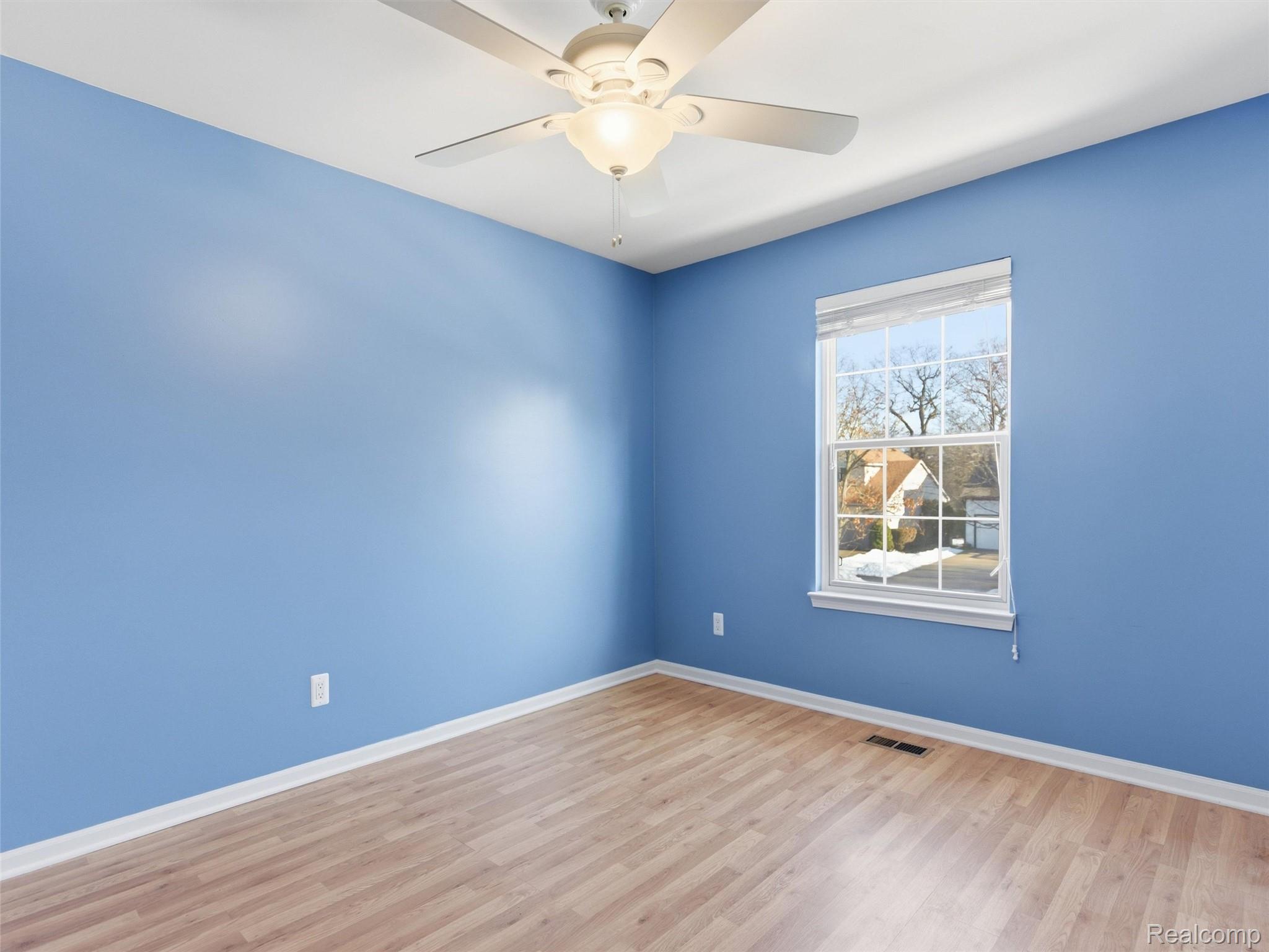 2746 Riverside Drive