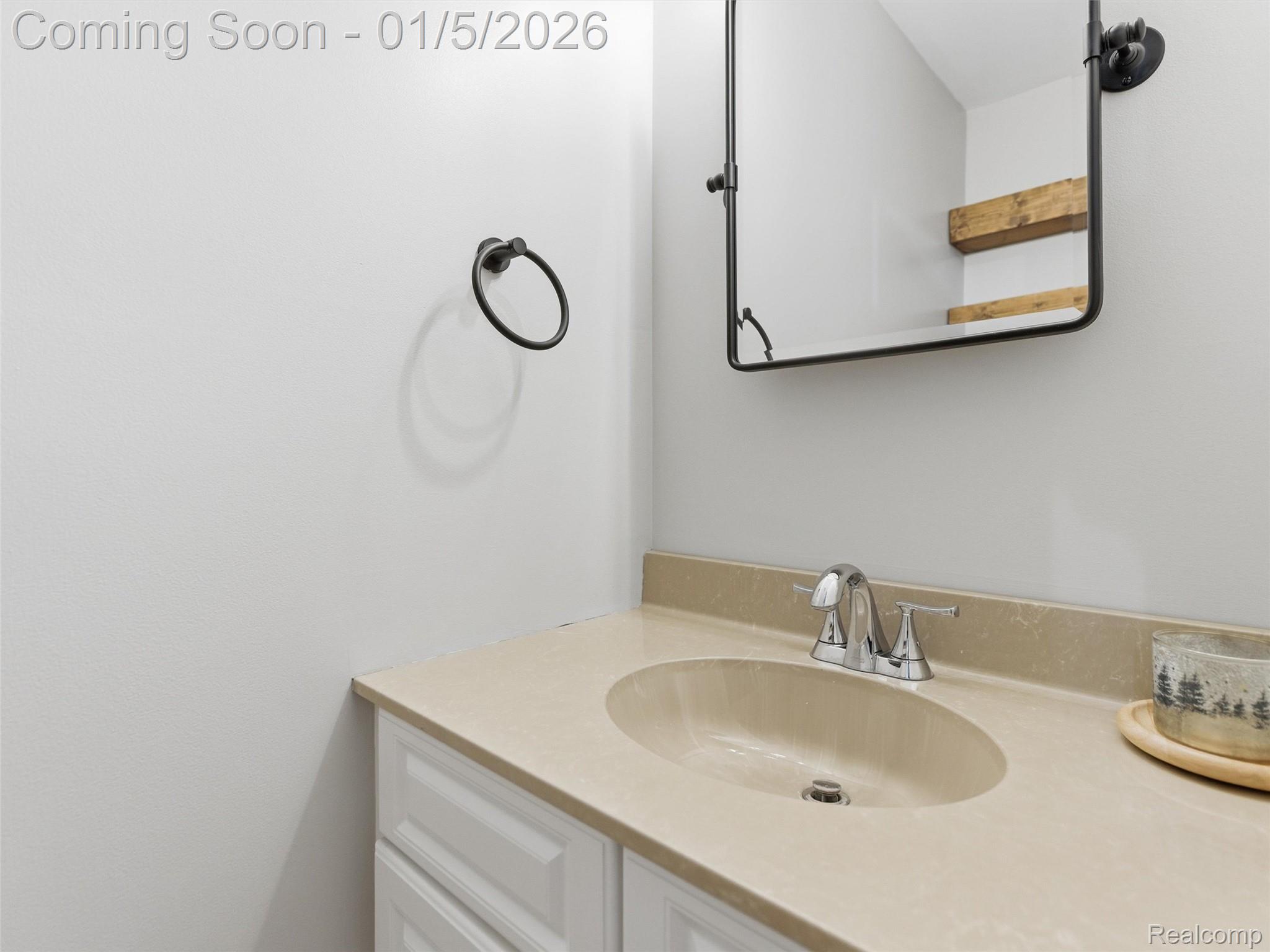 2746 Riverside Drive