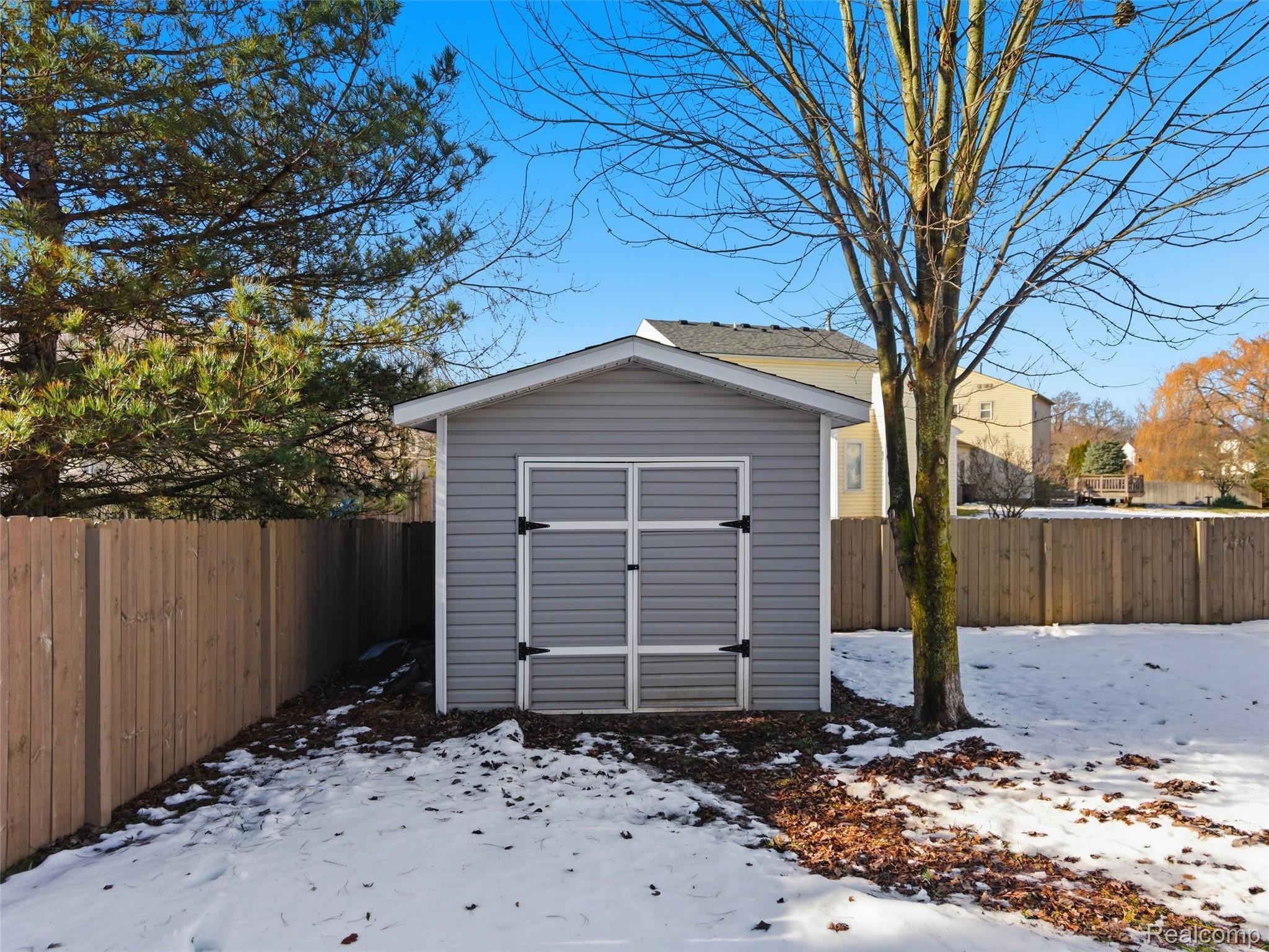 2746 Riverside Drive