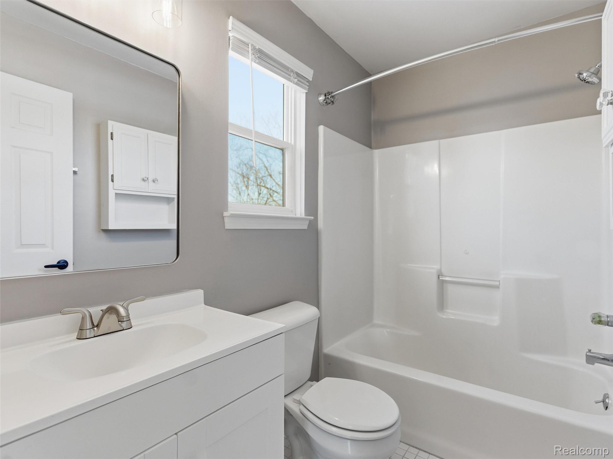 2746 Riverside Drive