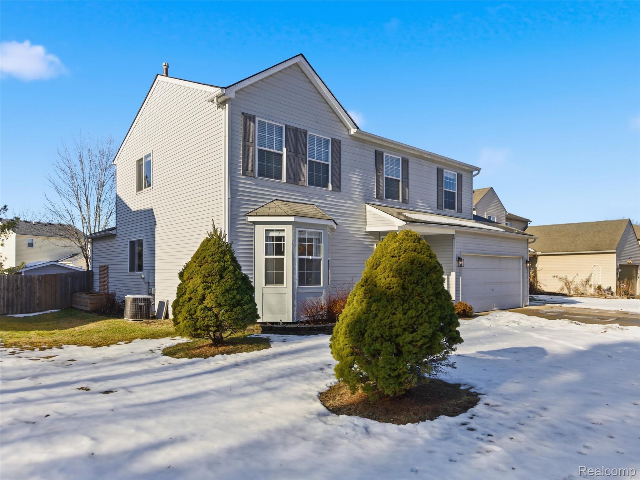 2746 Riverside Drive