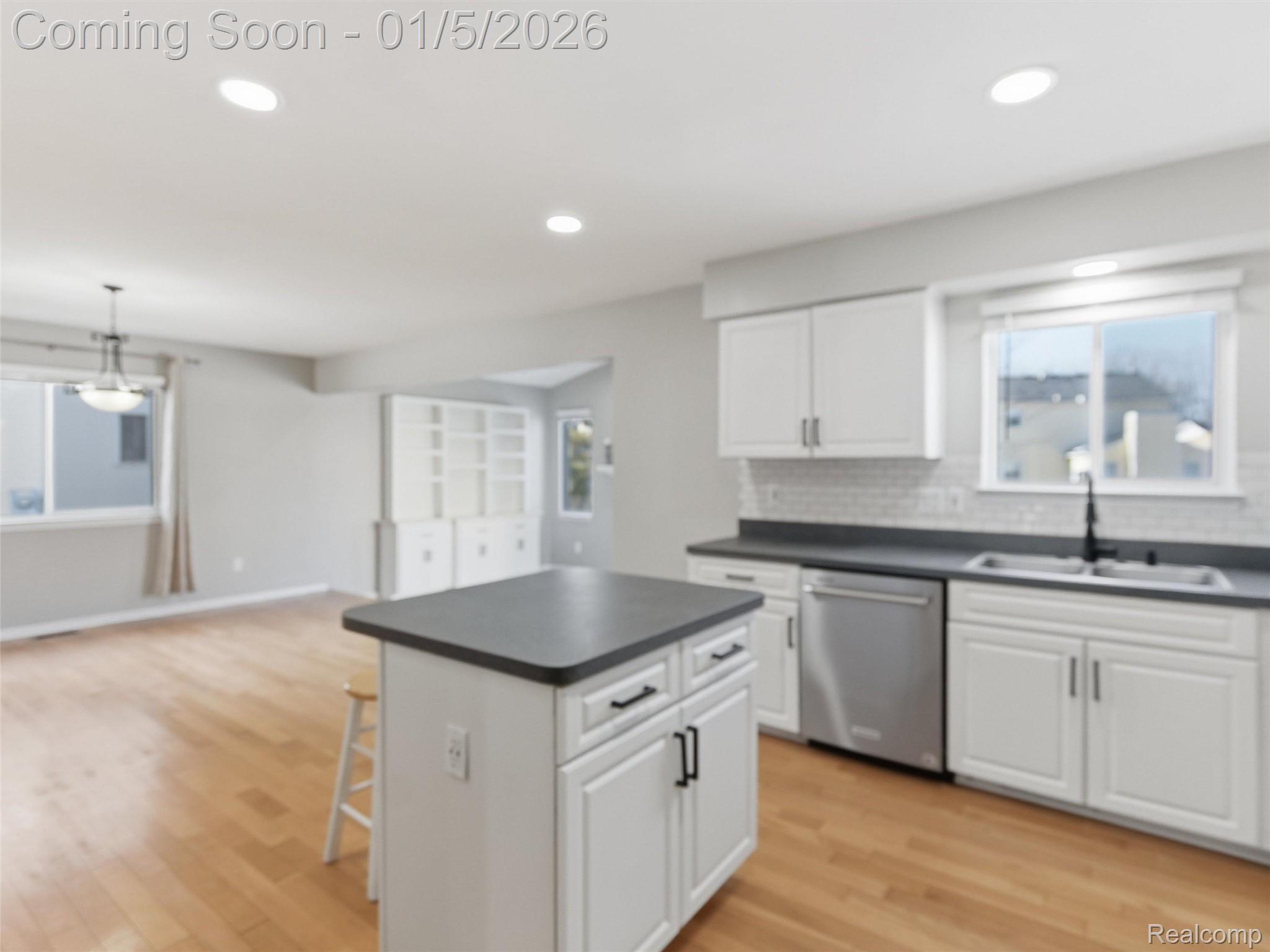 2746 Riverside Drive