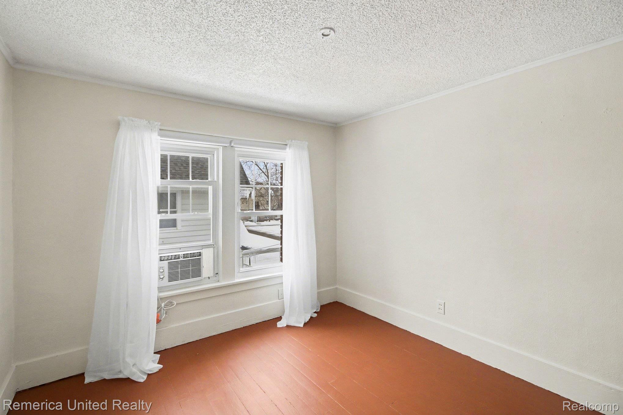 224 S 2nd Street