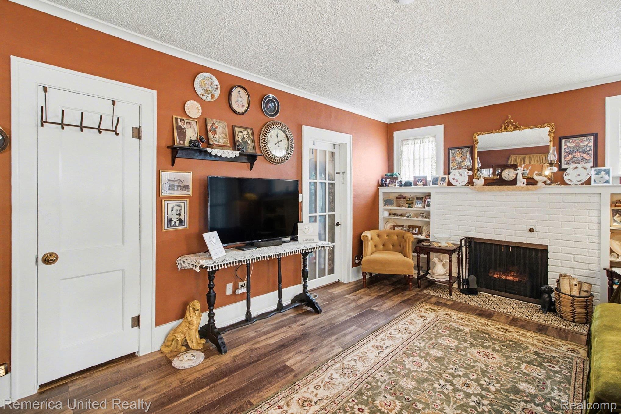 224 S 2nd Street