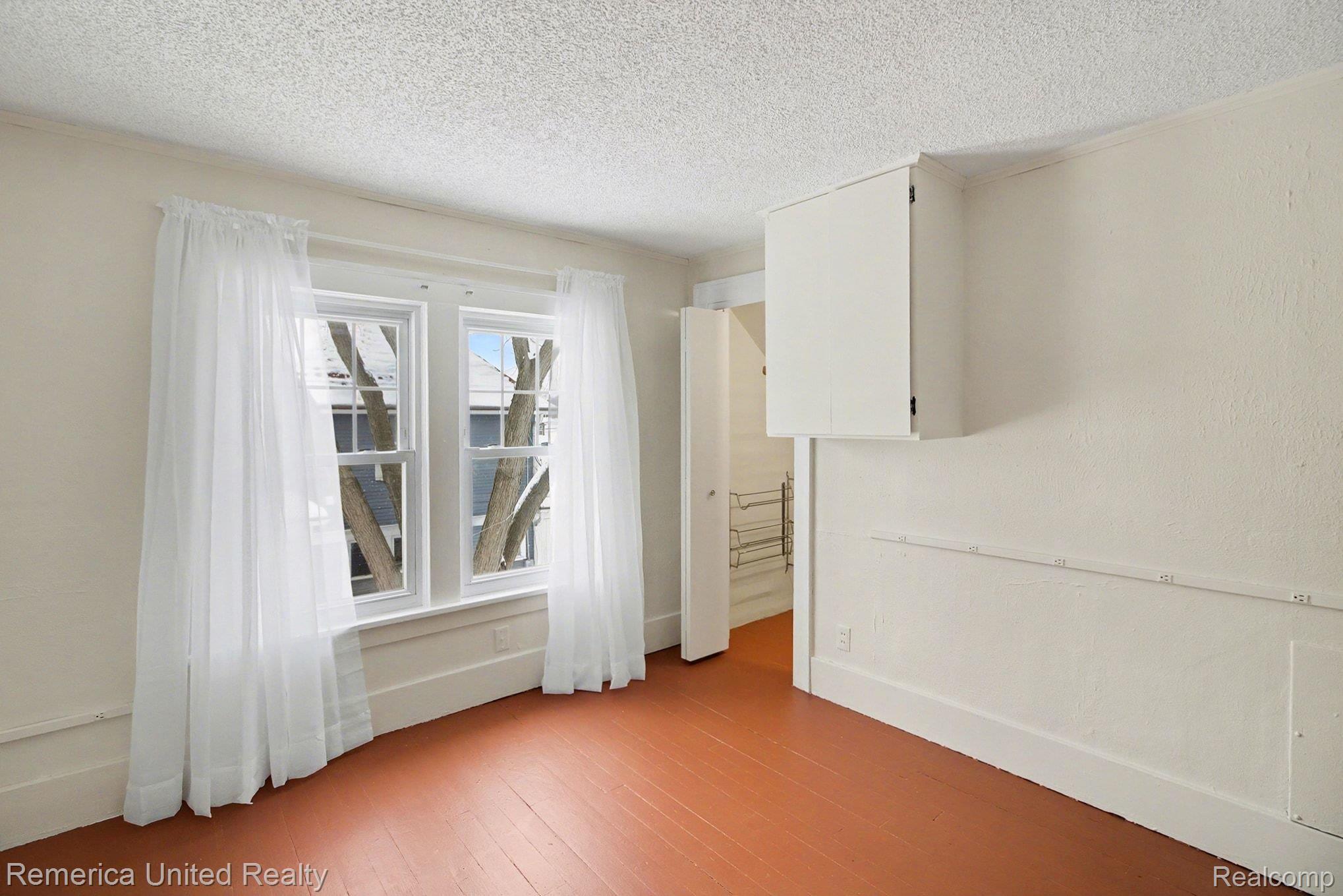 224 S 2nd Street