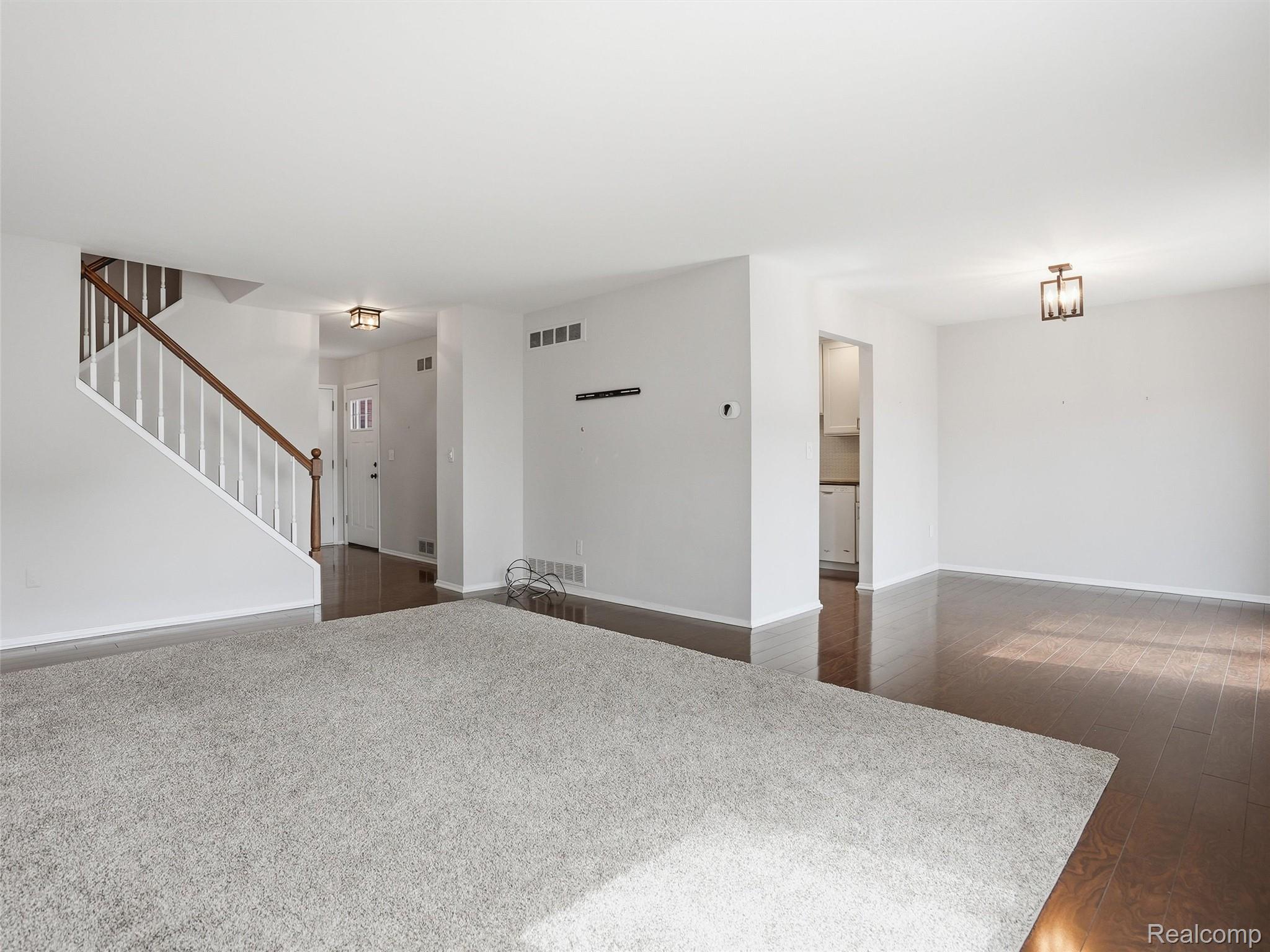 115 Manor Way