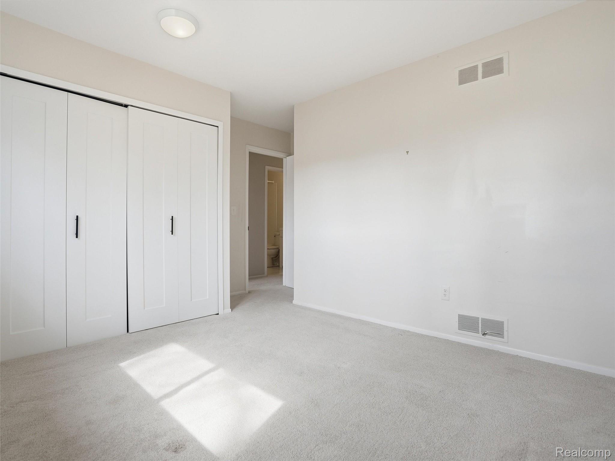 115 Manor Way