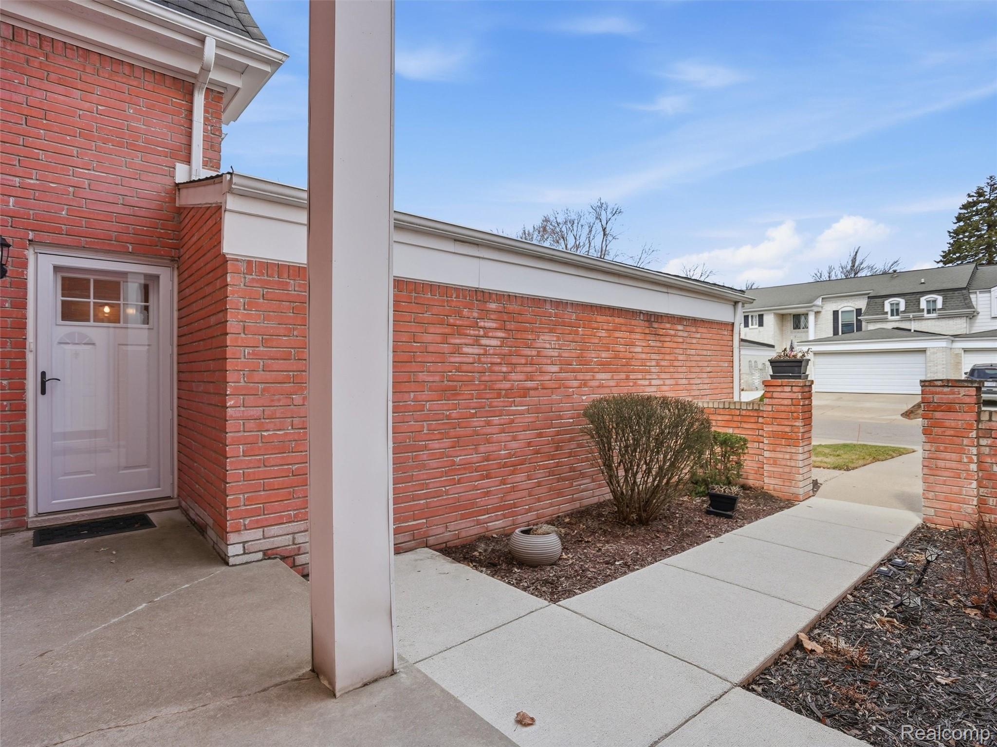 115 Manor Way