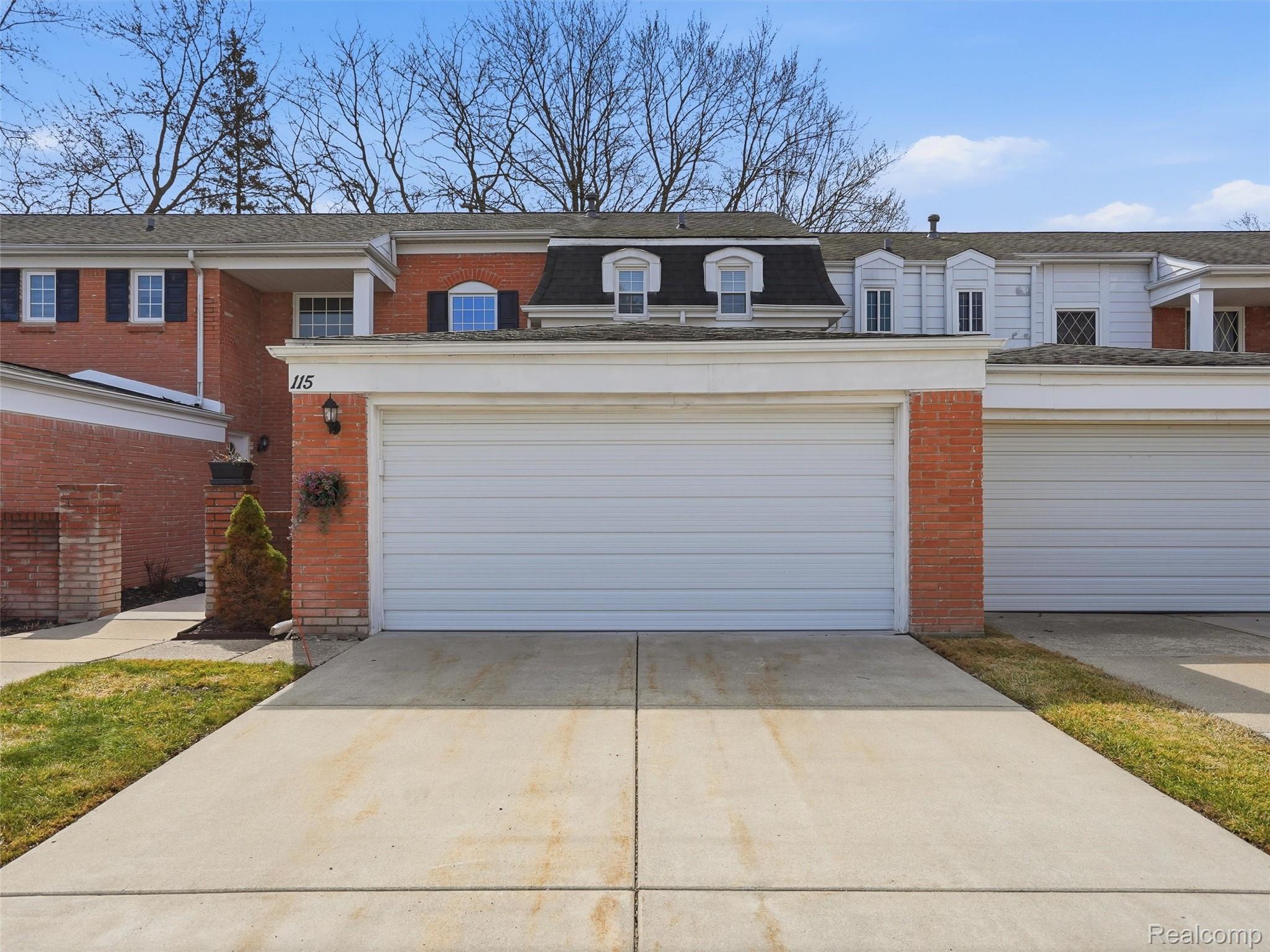 115 Manor Way