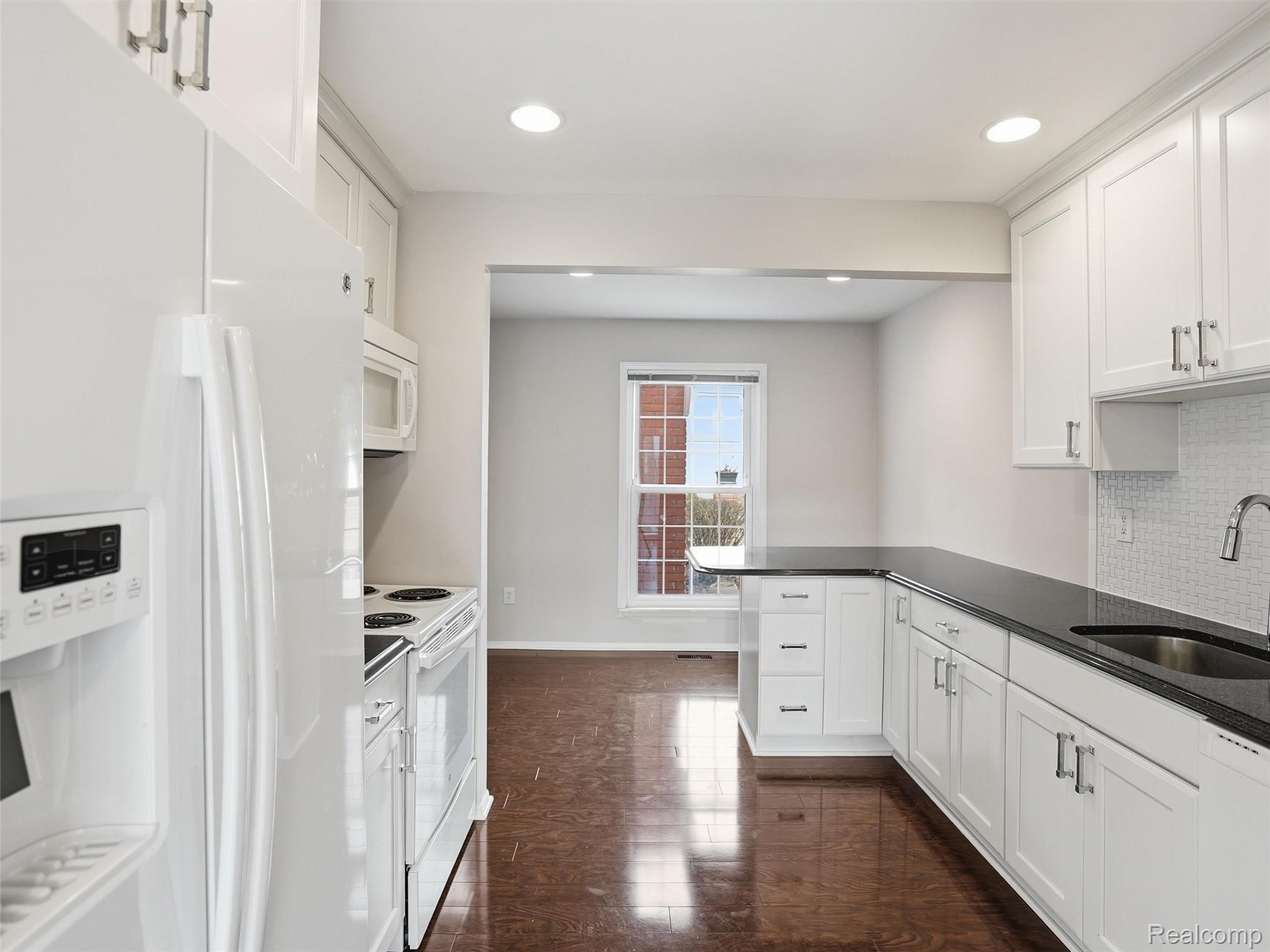 115 Manor Way