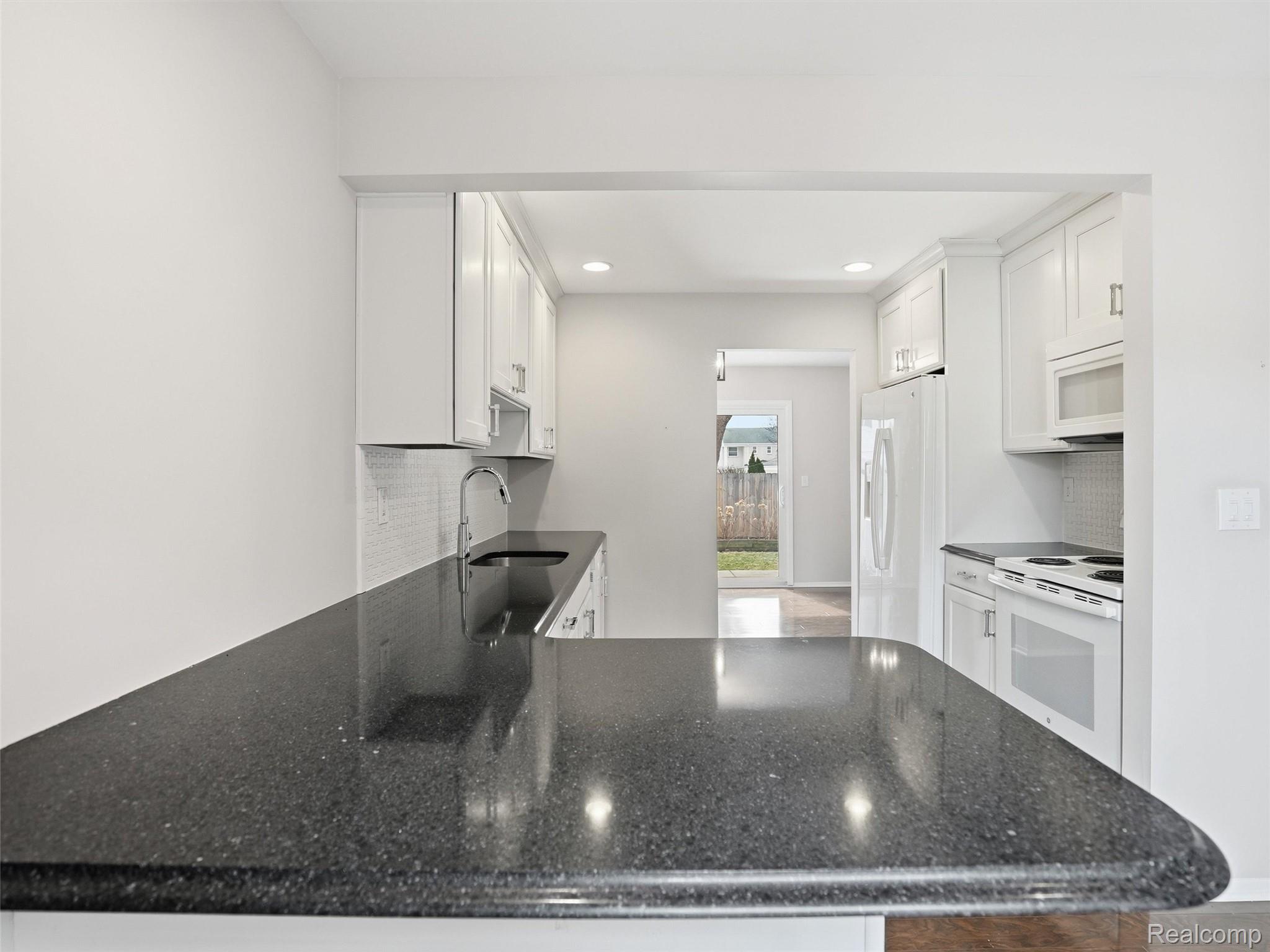 115 Manor Way