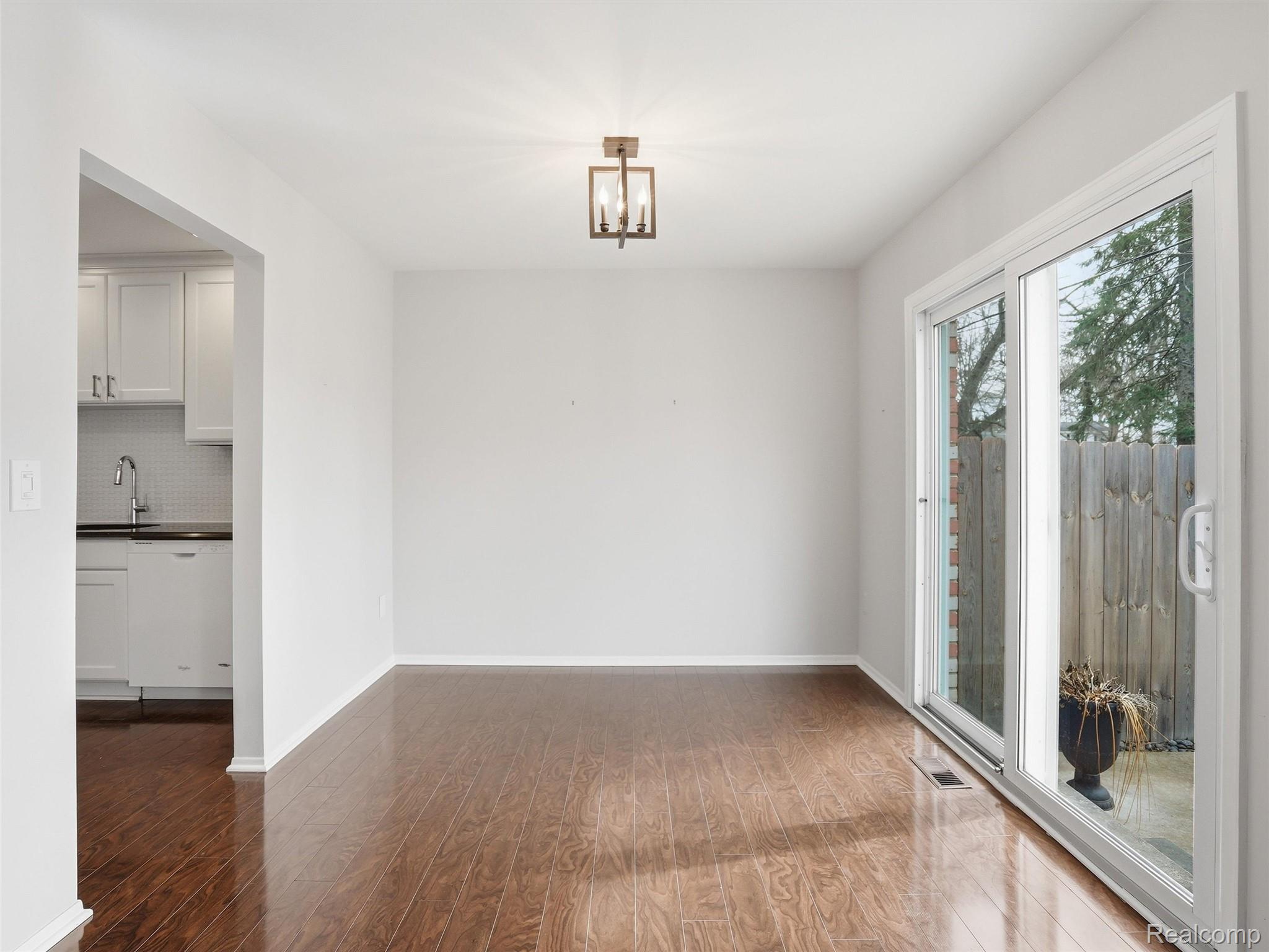 115 Manor Way