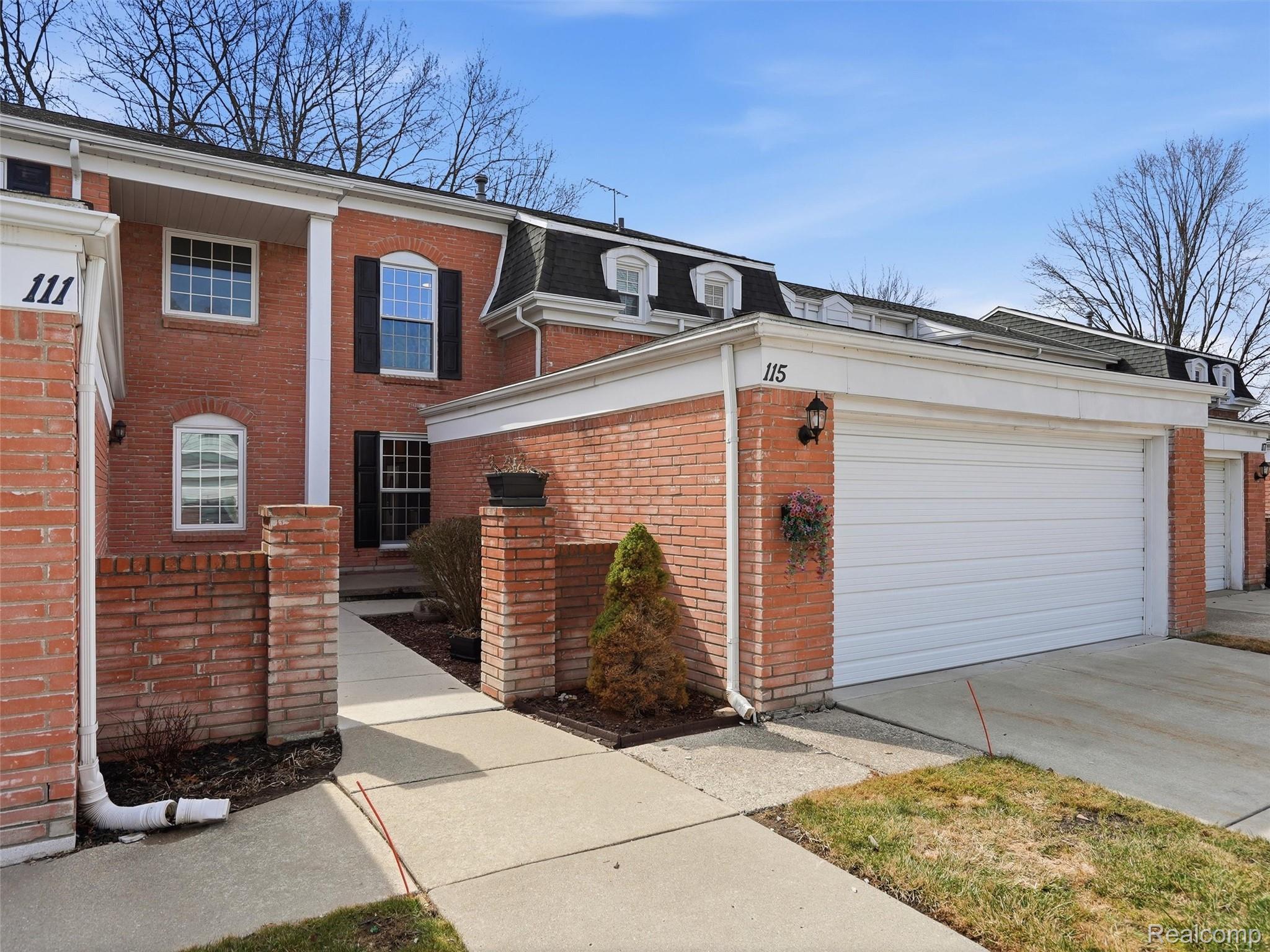 115 Manor Way