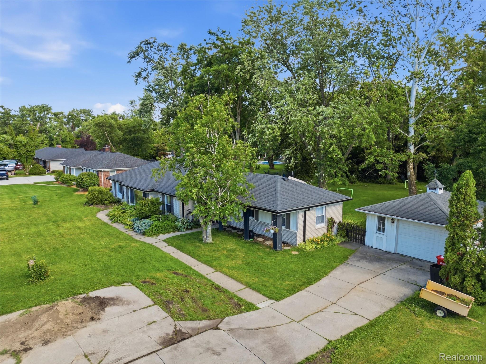 16175 W 13 Mile Road